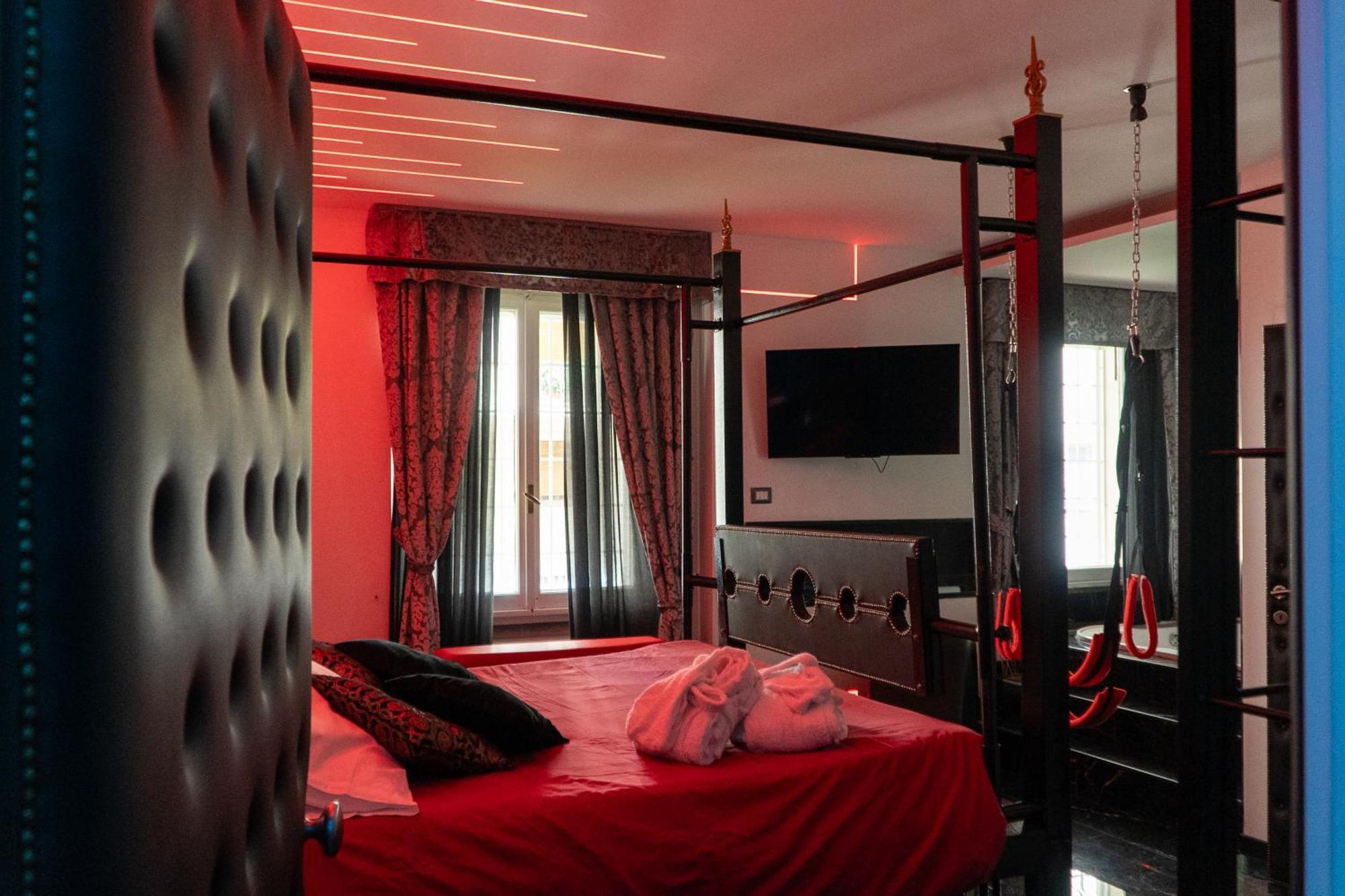 Luxury Bdsm *