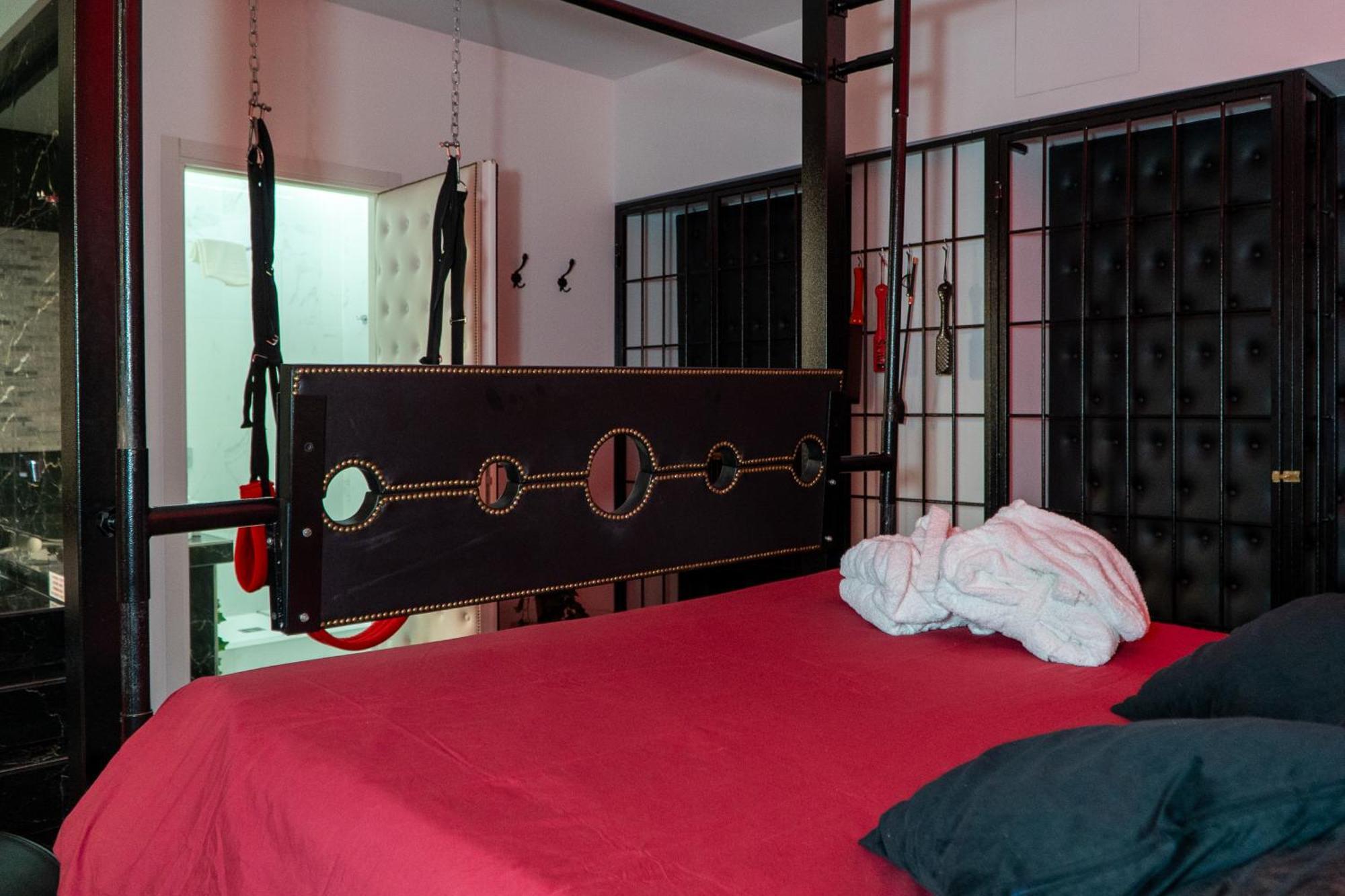 Luxury Bdsm *