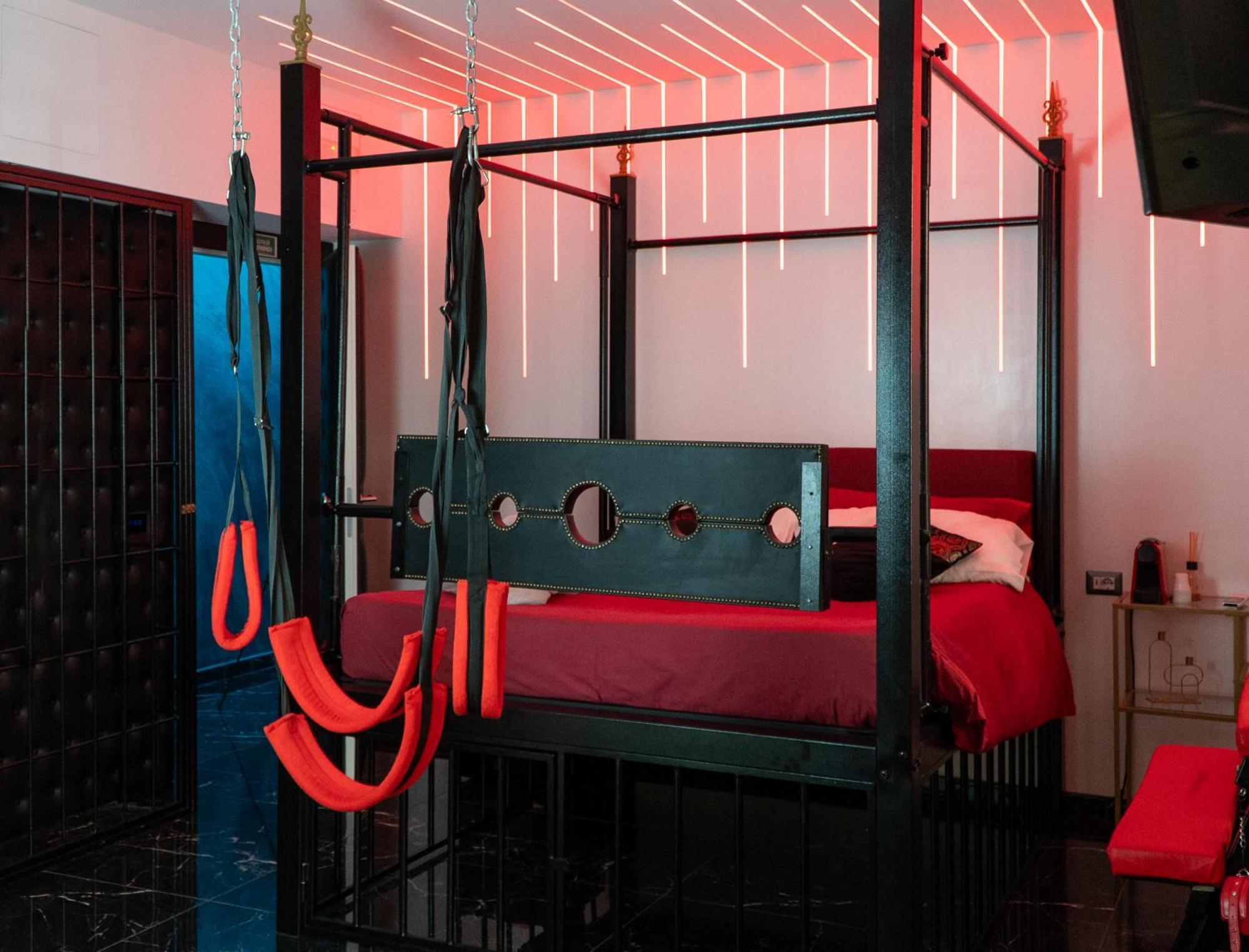 Luxury Bdsm Guest house *