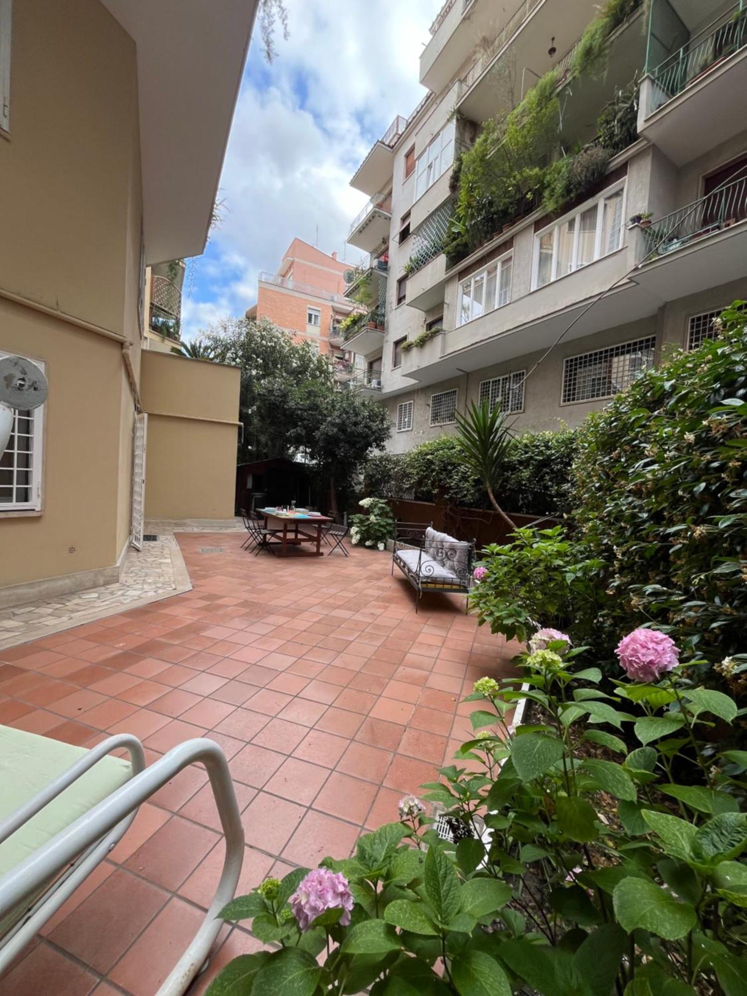 Con Giardino Tra San Pietro E Stadio Olimpico