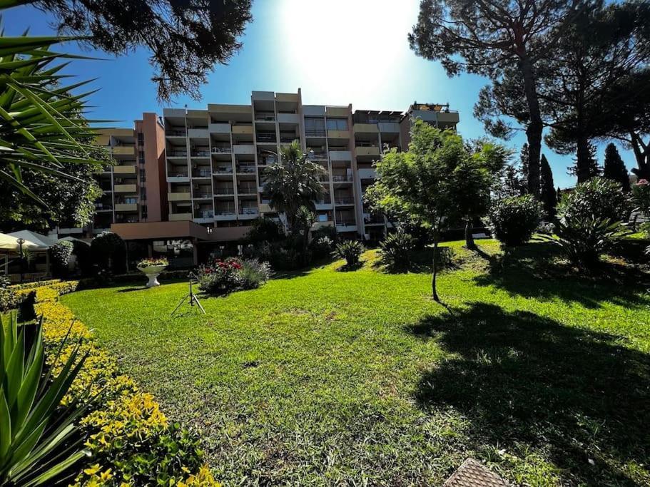 Monolocale Metro A Cornelia Apartment *