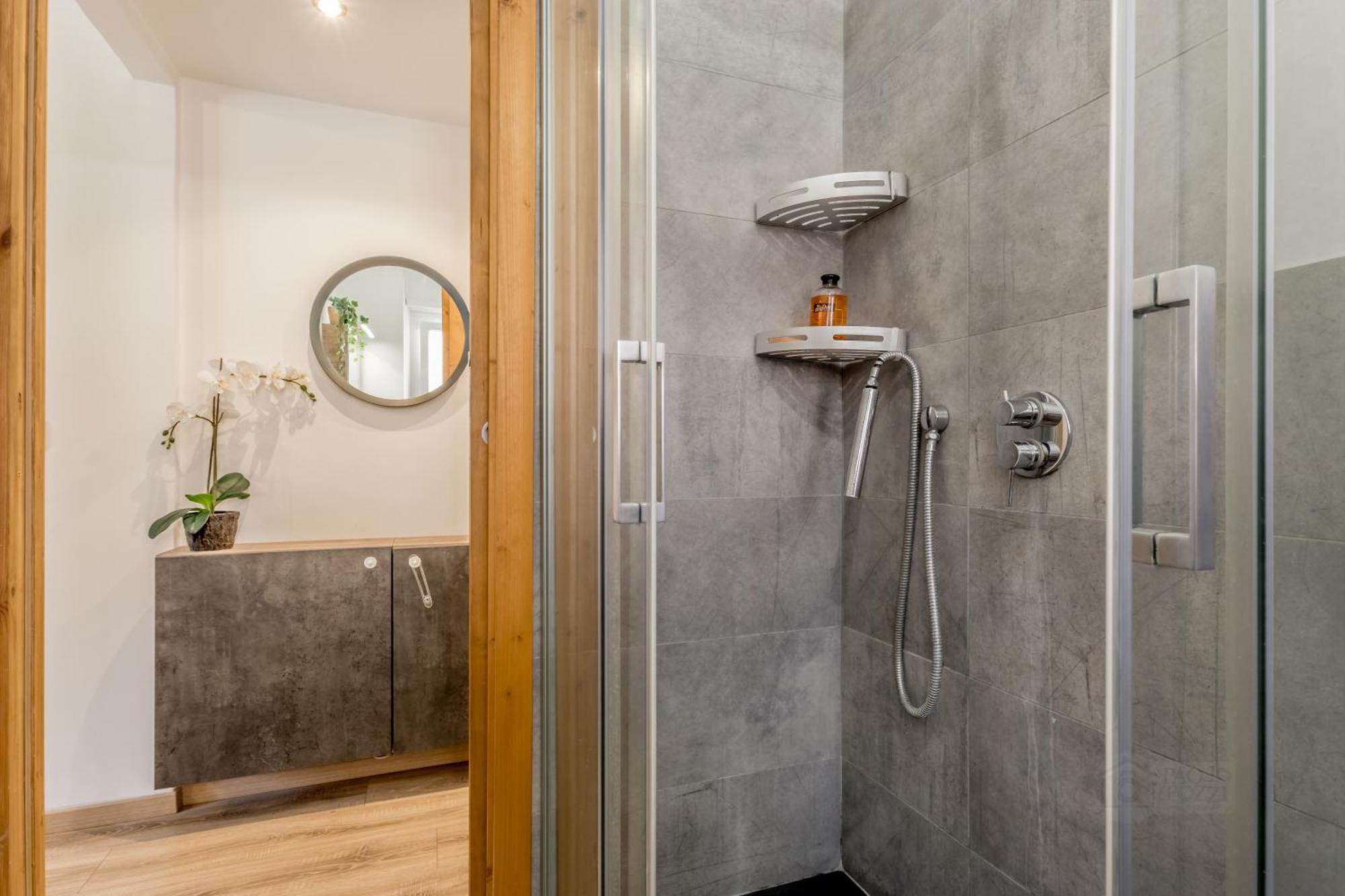 Apartment Inventori House