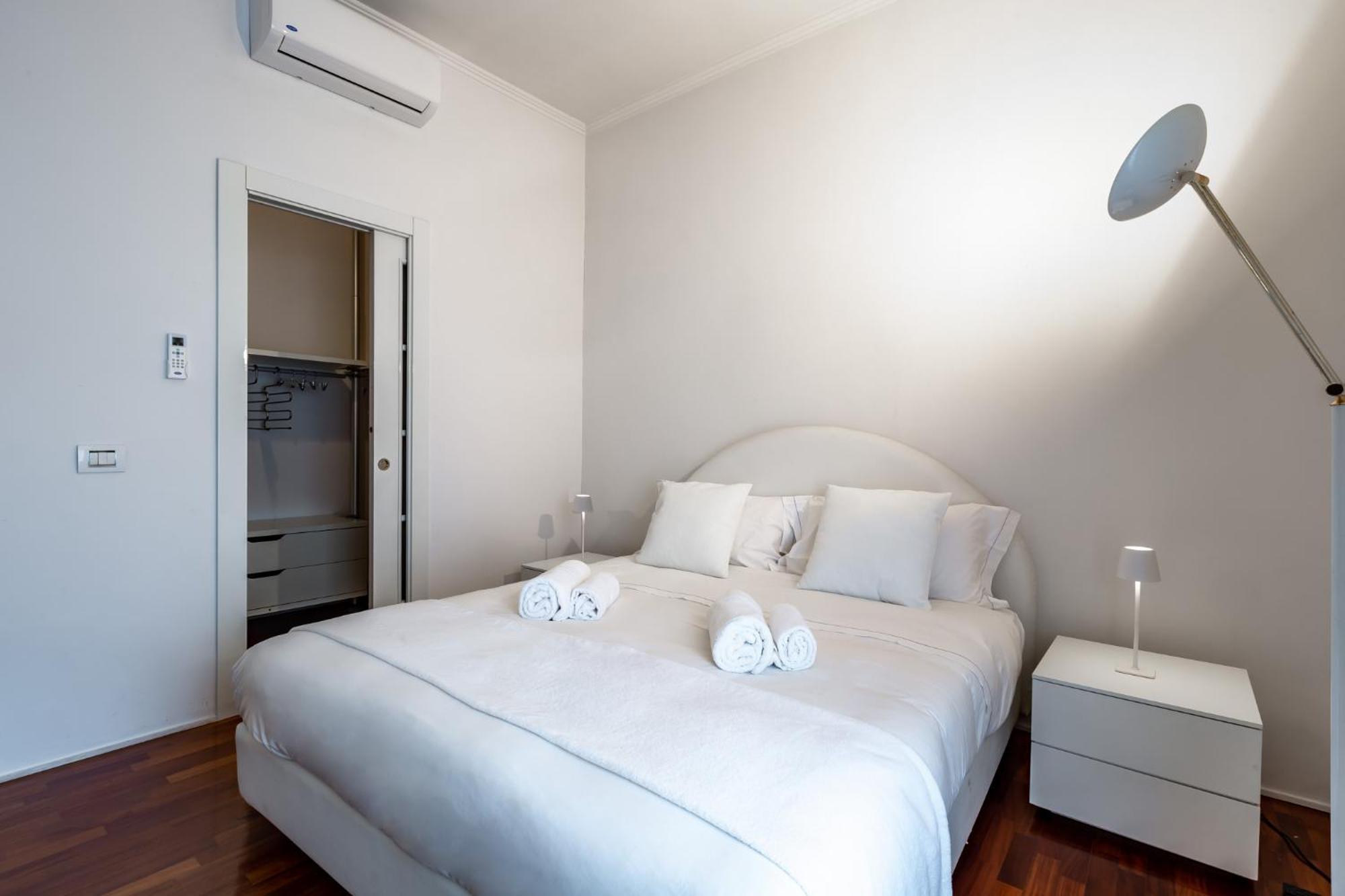 Luxury White Roma