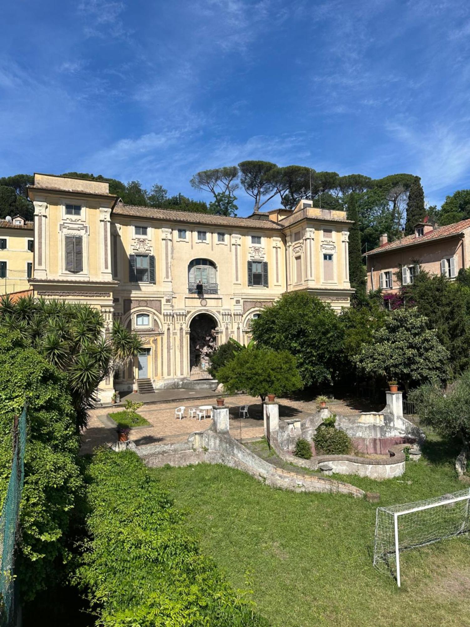 Nuovo Loft A Trastevere Con Super Terrazza Appartement