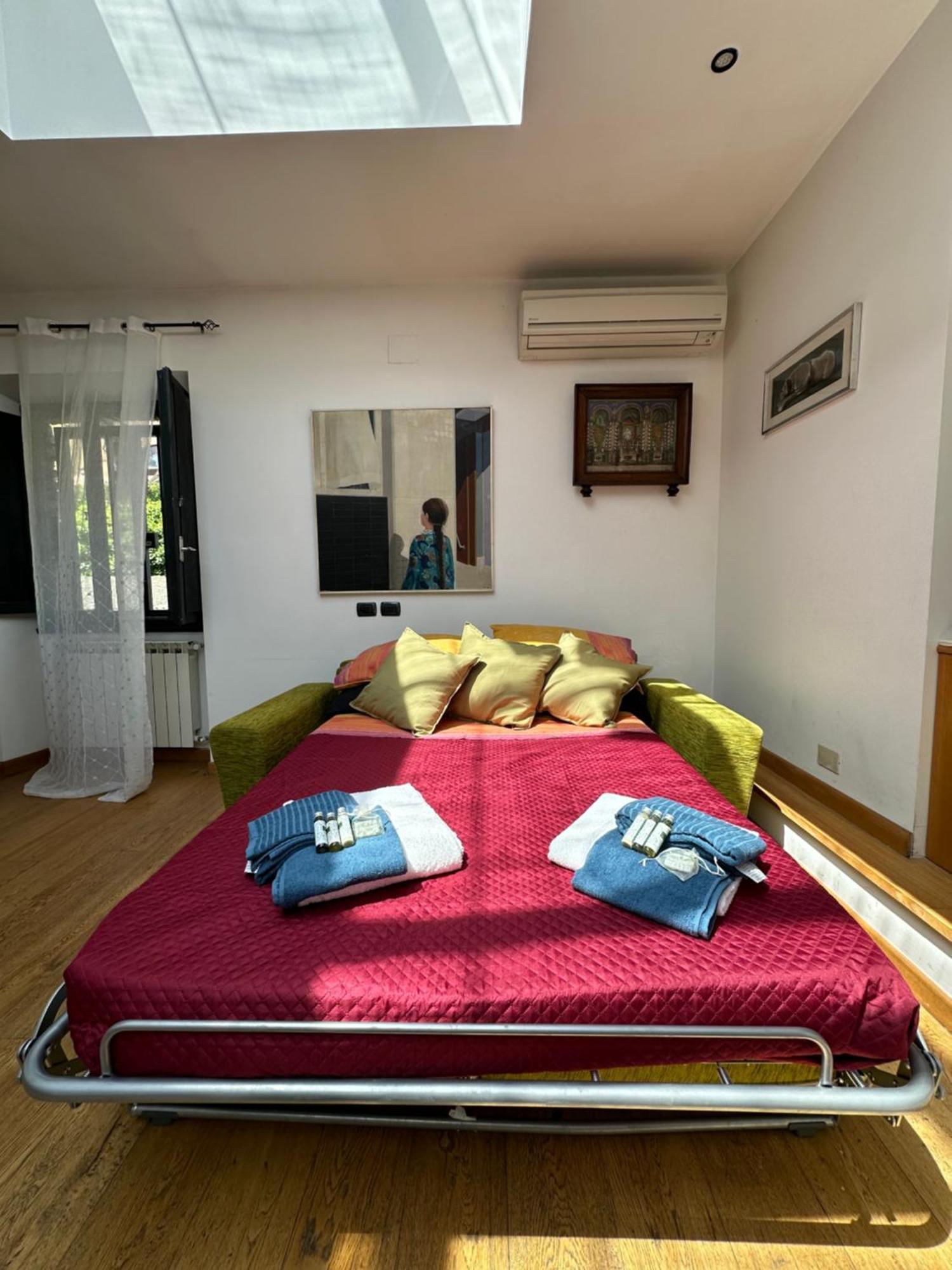 Nuovo Loft A Trastevere Con Super Terrazza * Rome