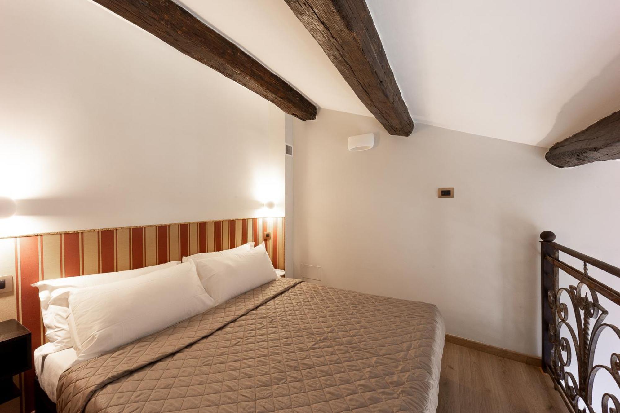 Dimora Cardinal Moroni Guest house Rome
