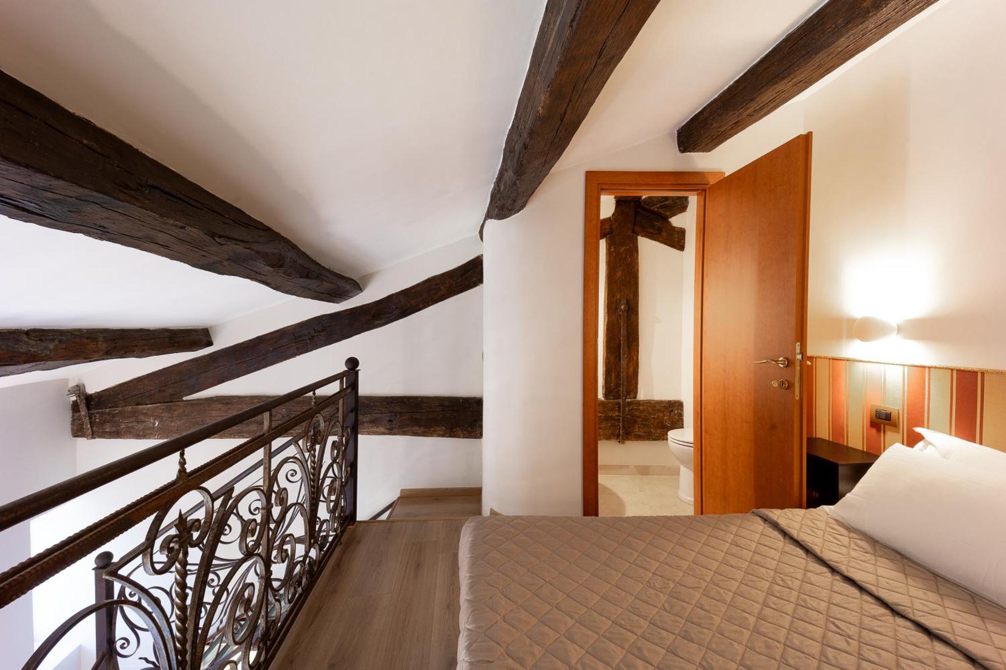 Dimora Cardinal Moroni Guest house Rome