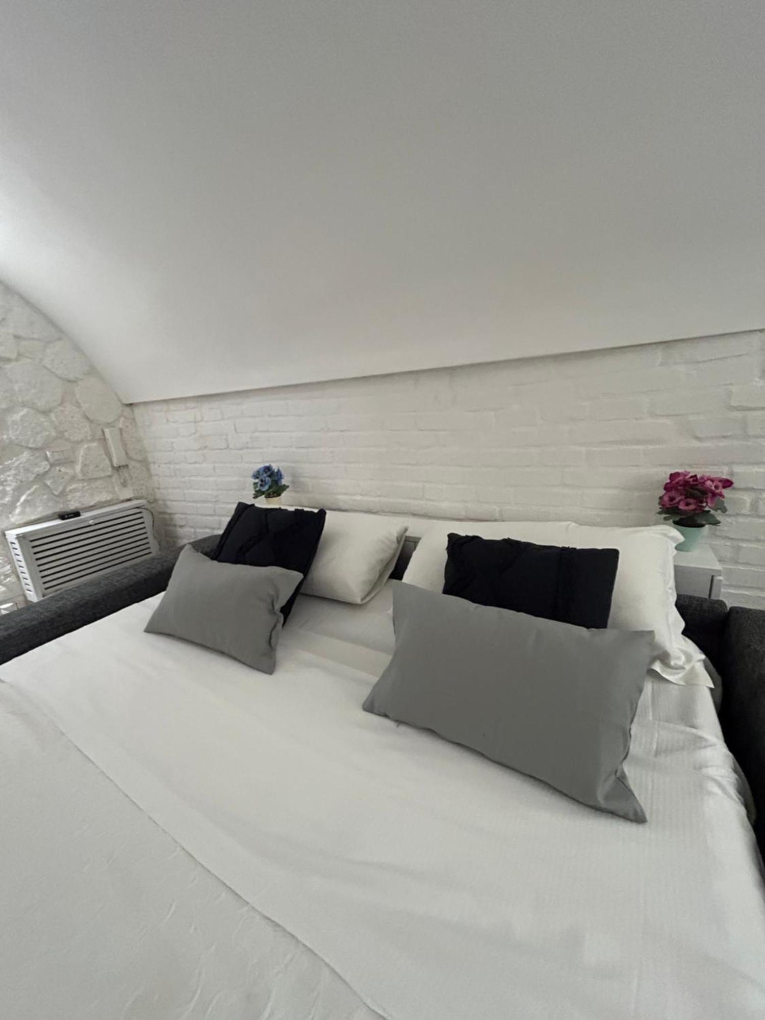 Little Sant Angelo Apartment Rome