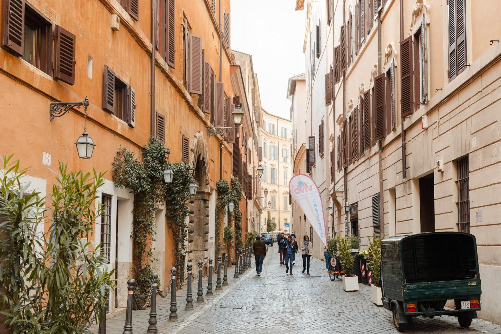 Sonder Palazzo Taverna Rome