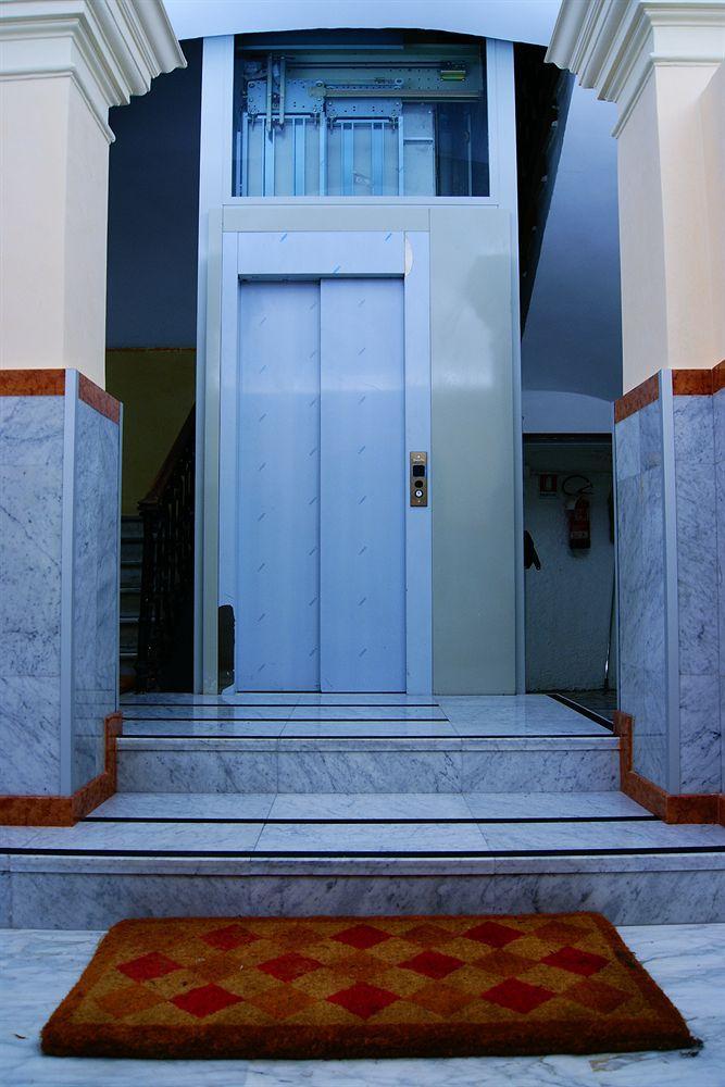 Alessandro Palace & Bar Hostel Rome