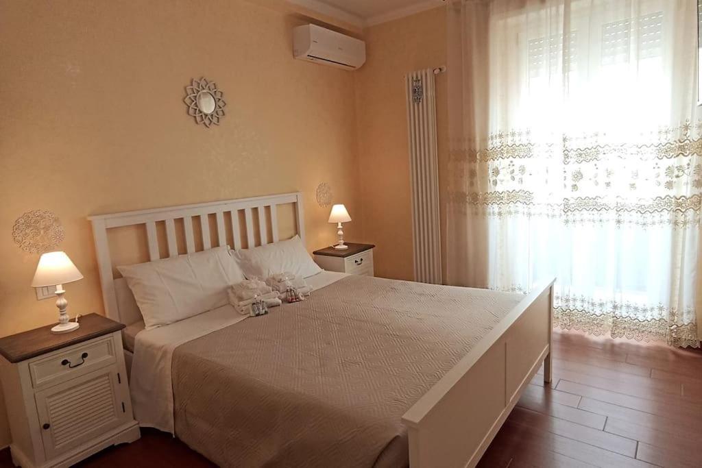 Cinecitta - 50 Meters From Subway Line A Apartment Rome