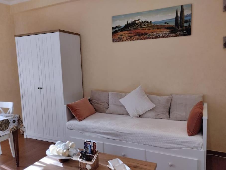 Cinecitta - 50 Meters From Subway Line A Apartment Rome