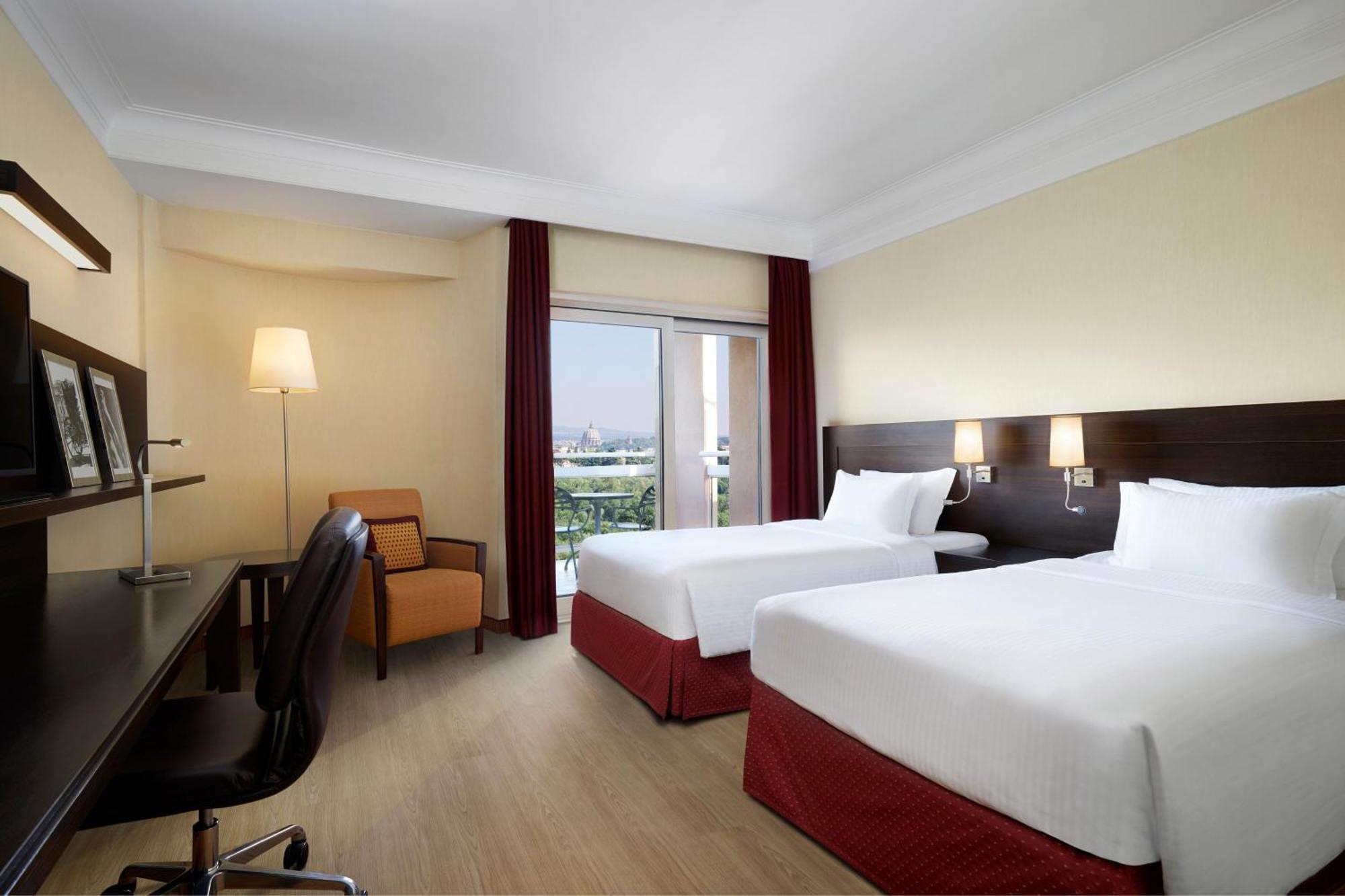 Courtyard By Marriott Central Park Rome