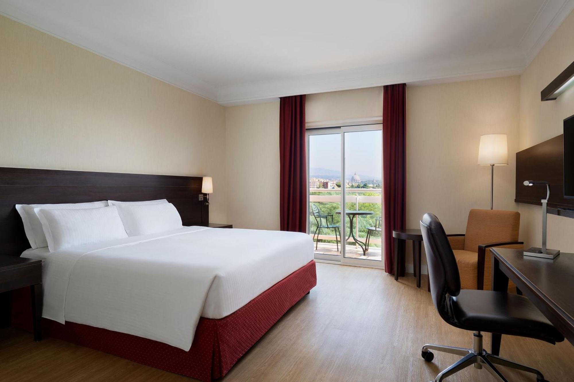 Hotel Courtyard By Marriott Central Park Rome