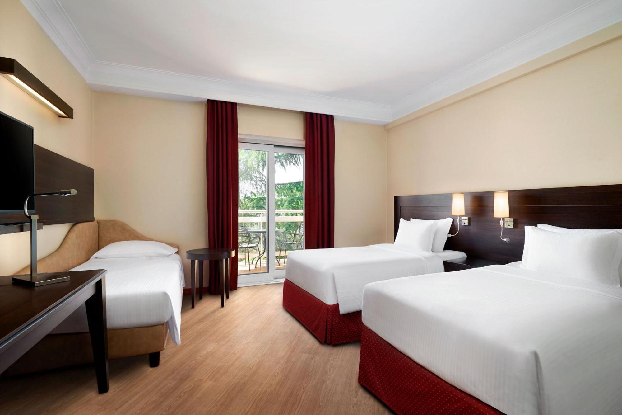 Courtyard By Marriott Central Park 4* Rome
