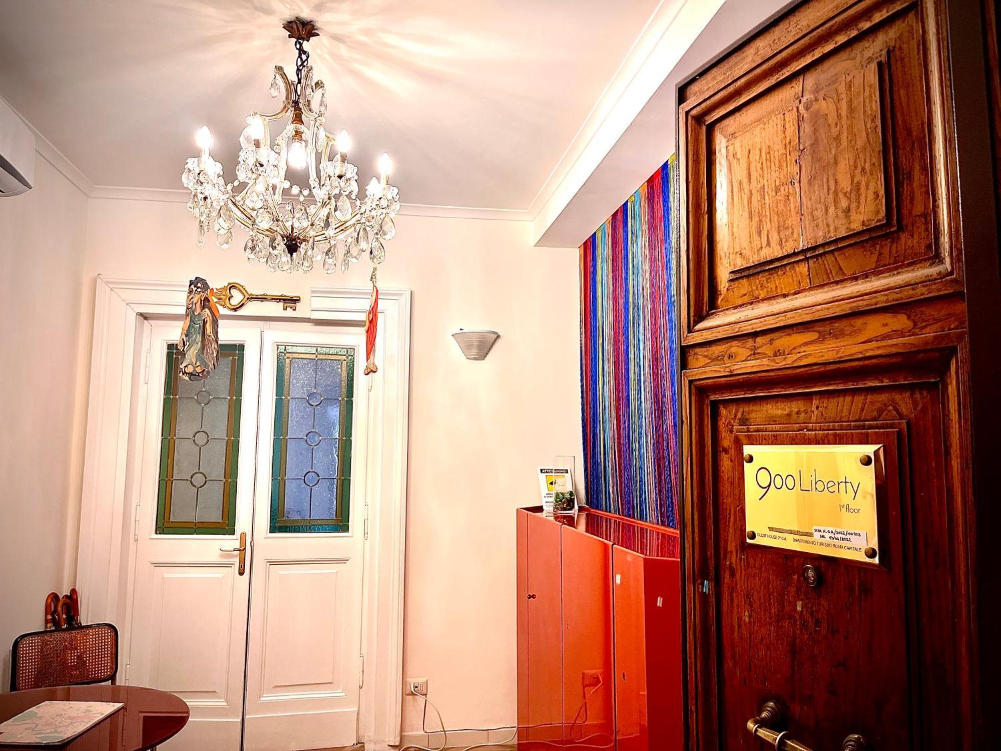 900 Liberty Couette-café Rome