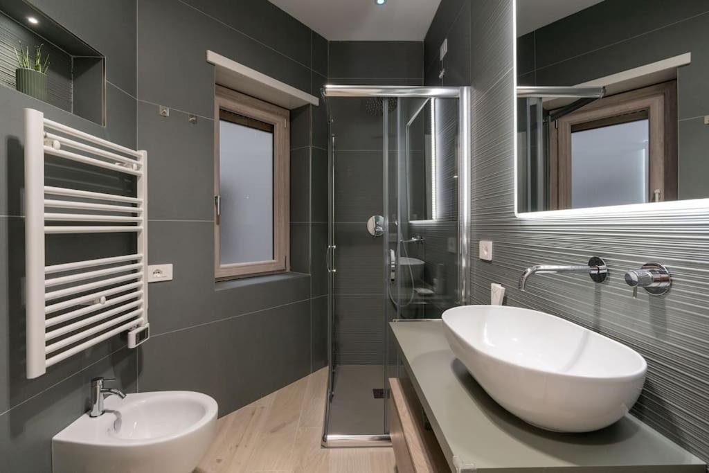 Metro A 1 Min - Casa Elegante - 3 Bagni En Appartamento *