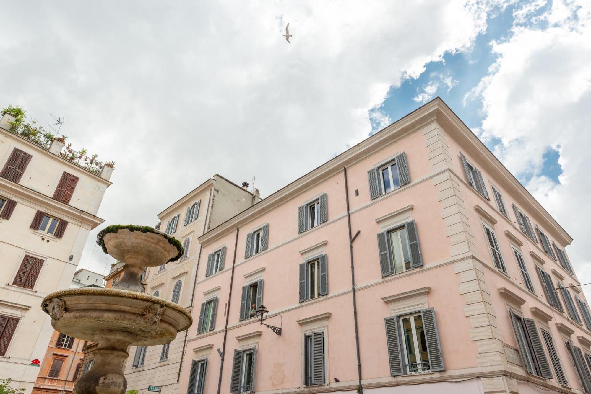 Piazzetta De' Monti Rome
