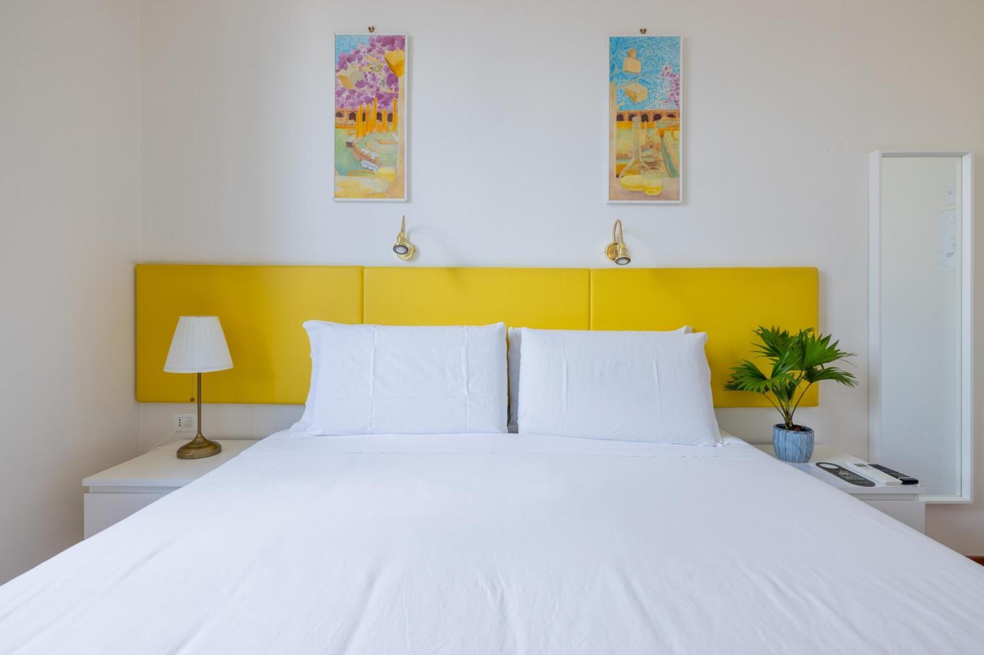 Superior Relais Fcollection Temple View