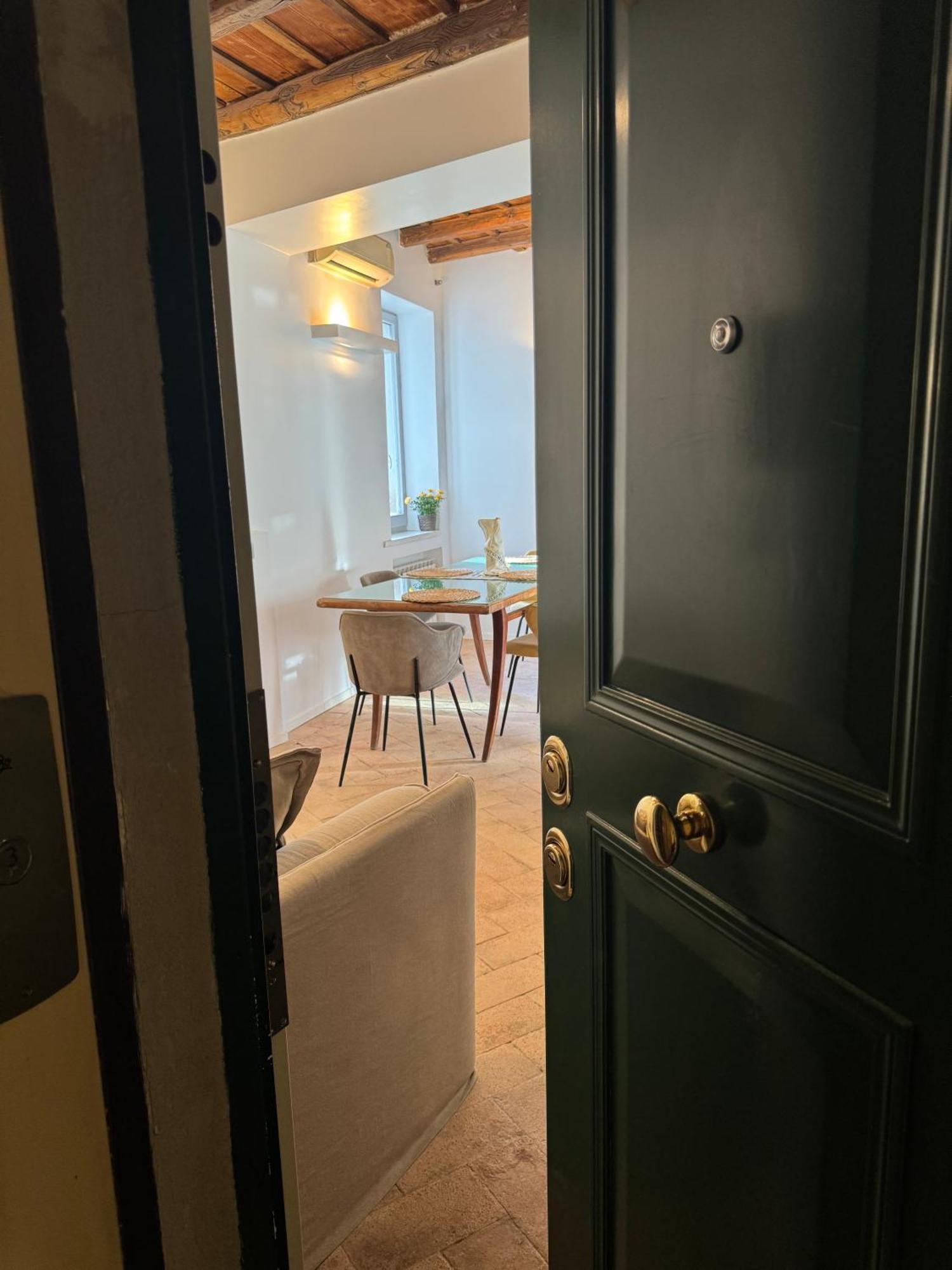 Labanca's Luxury Navona *