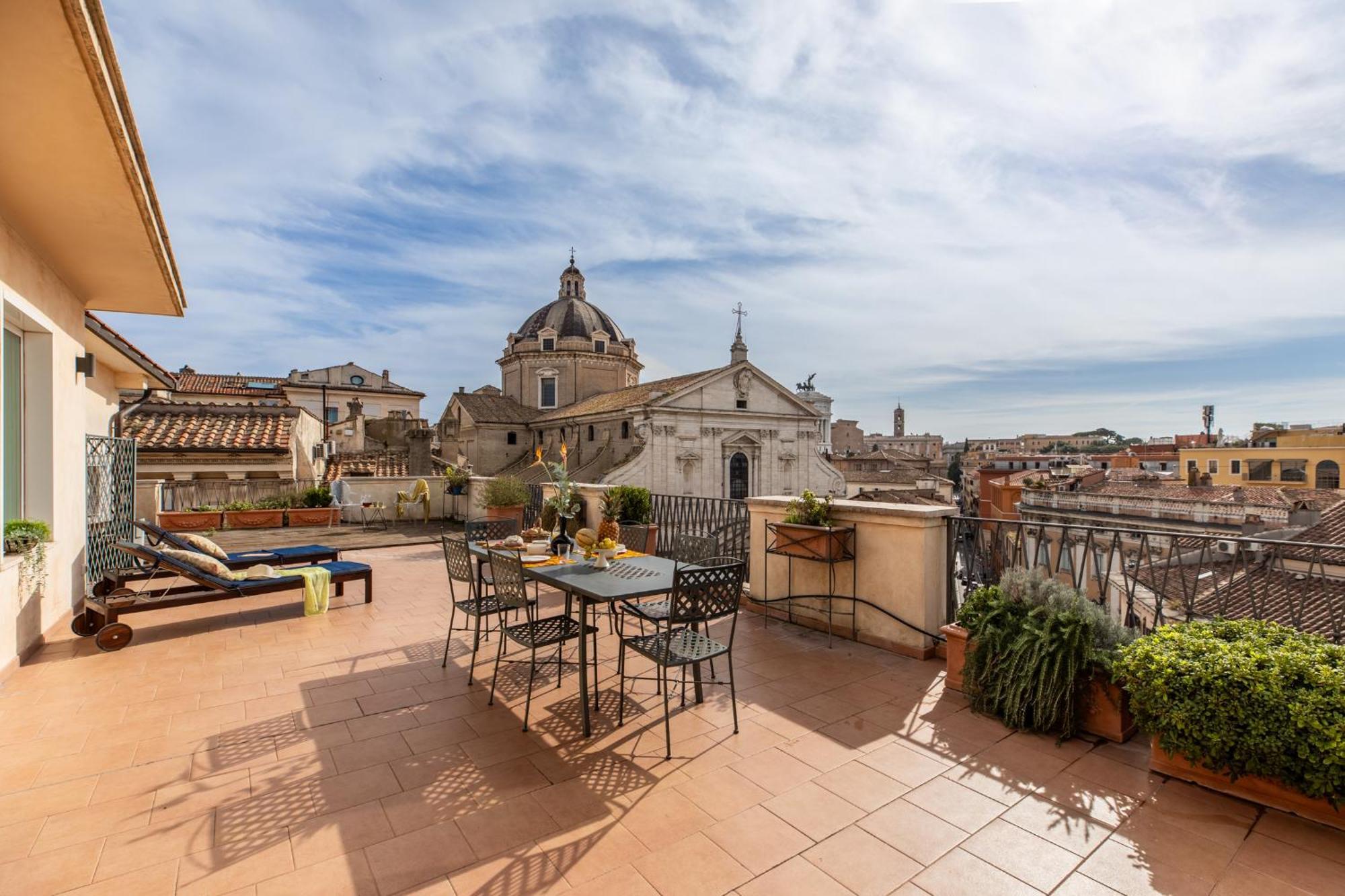 Penthouse Capitol