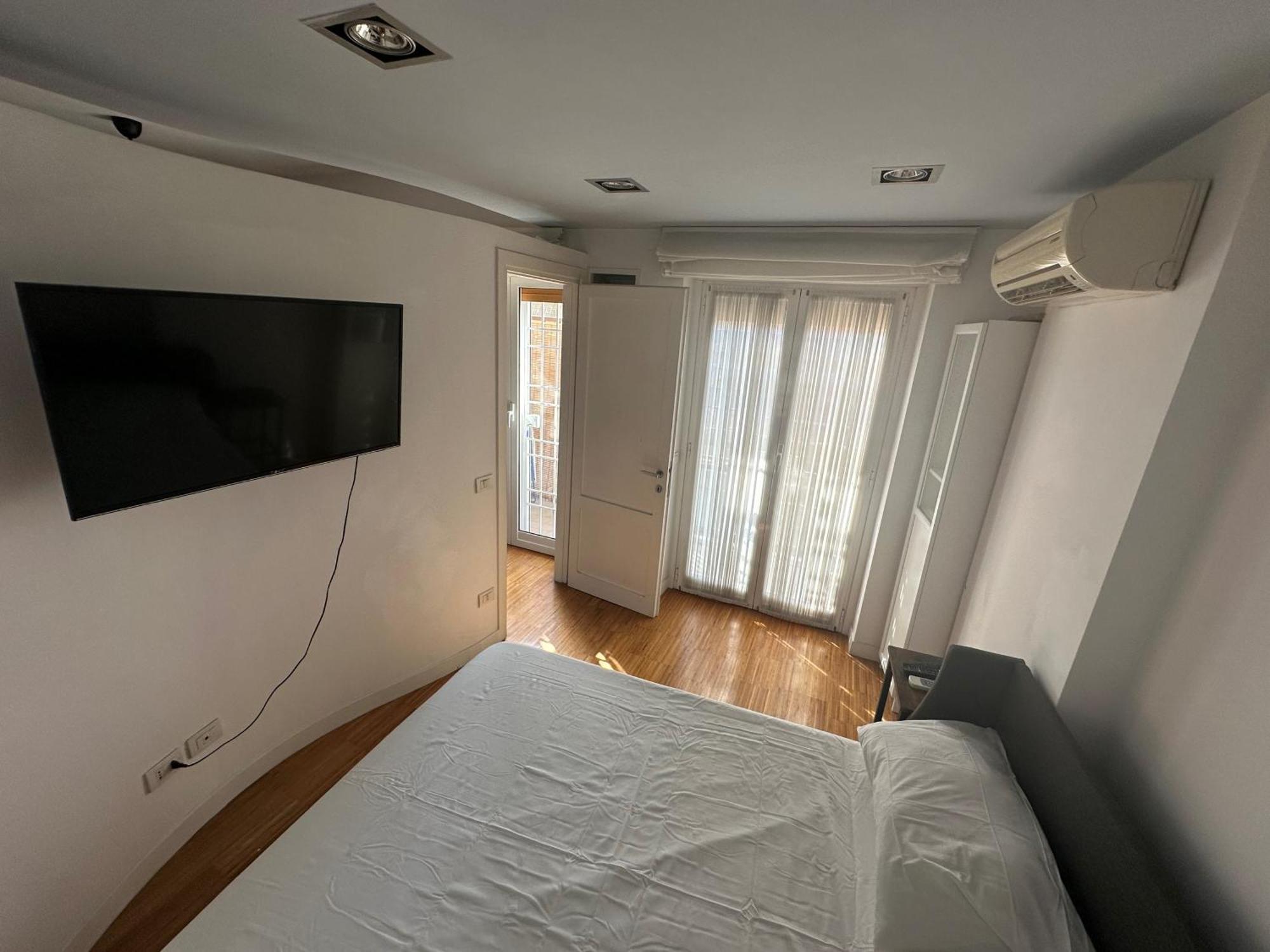 Modern Flat - Downtown *