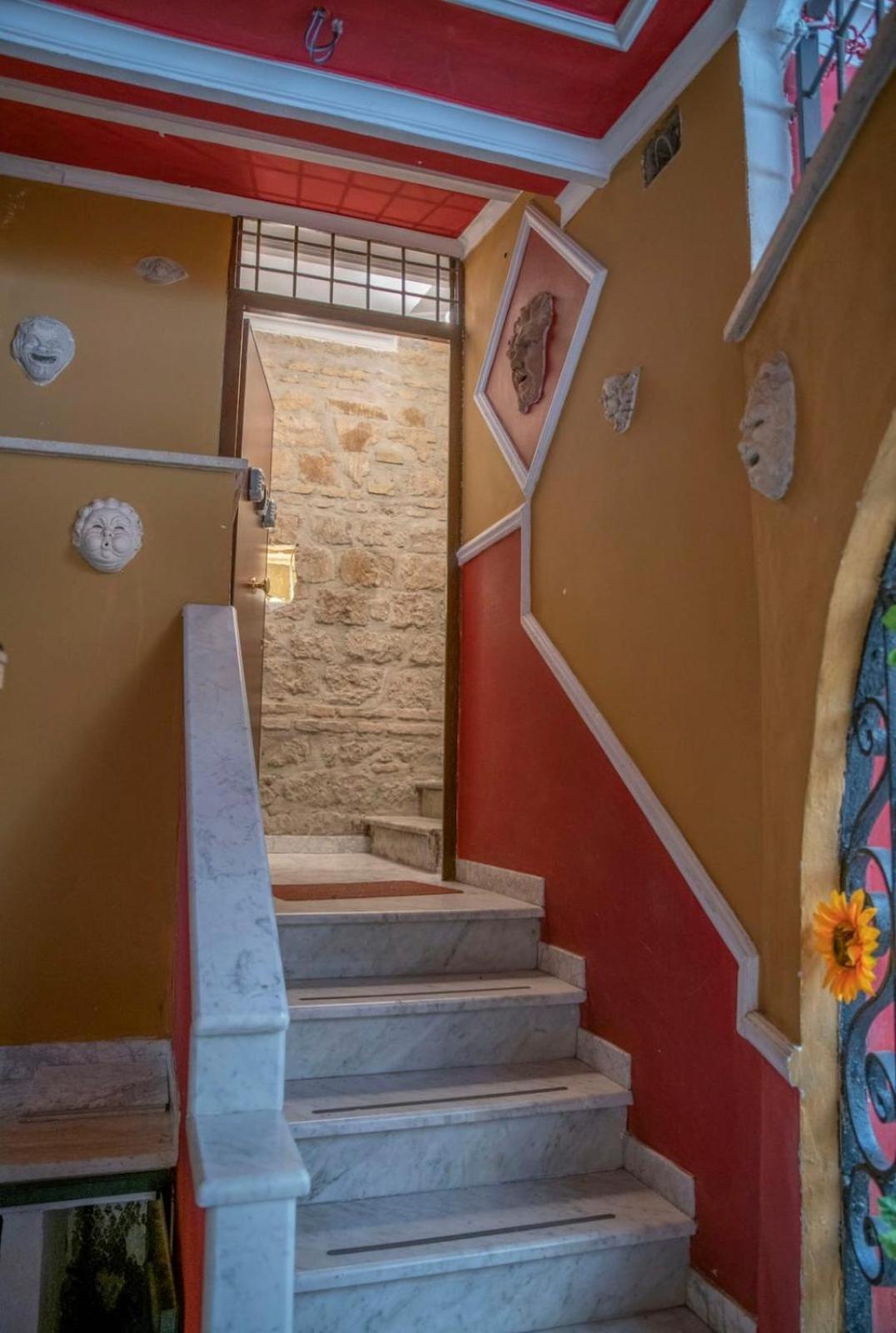 - 1 Floor * Rome