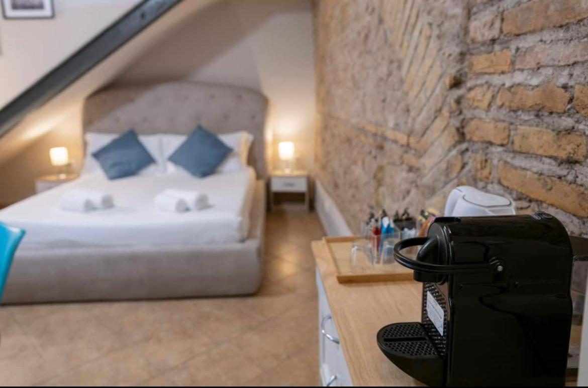 - 1 Floor * Rome