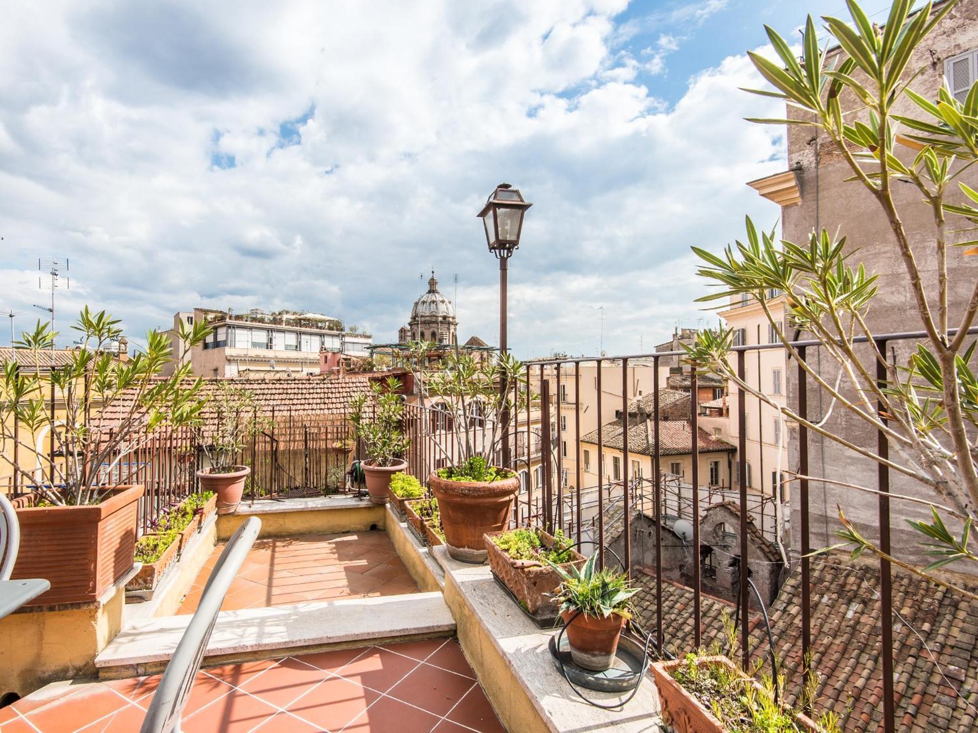 Pallaro Terrace Apartment *
