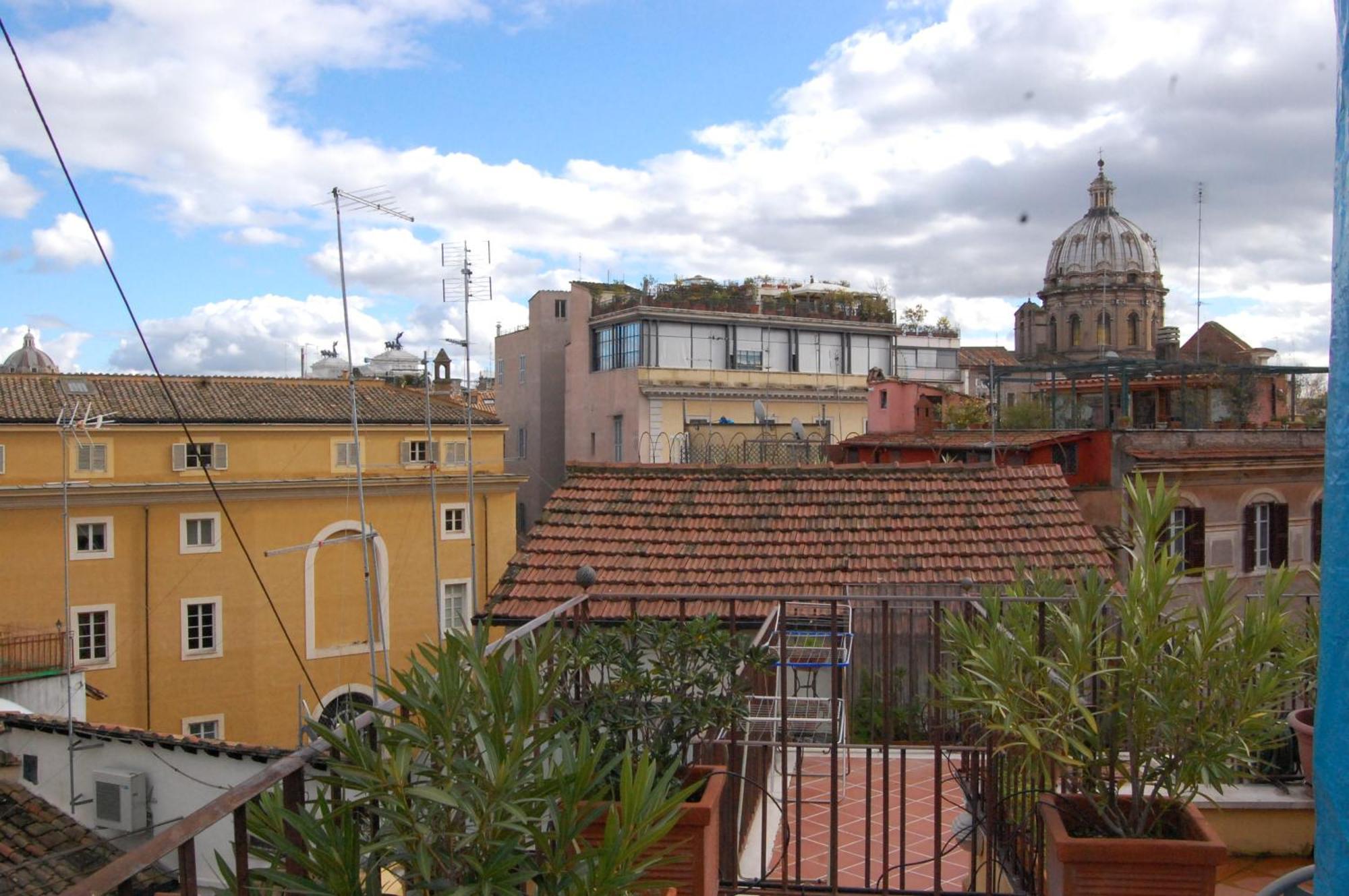 Pallaro Terrace Apartment *