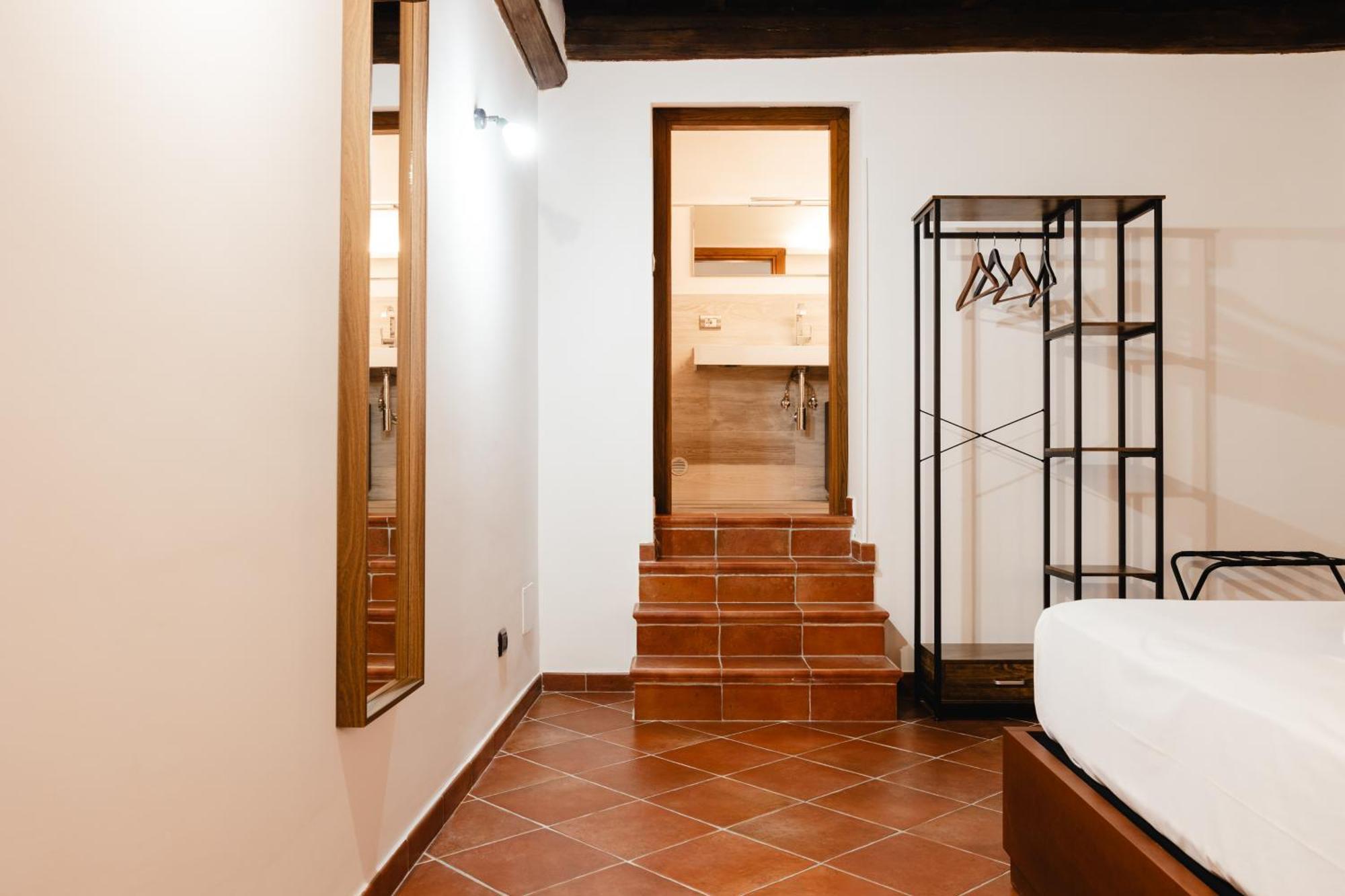 Domus Lxvii Monti Apartment *