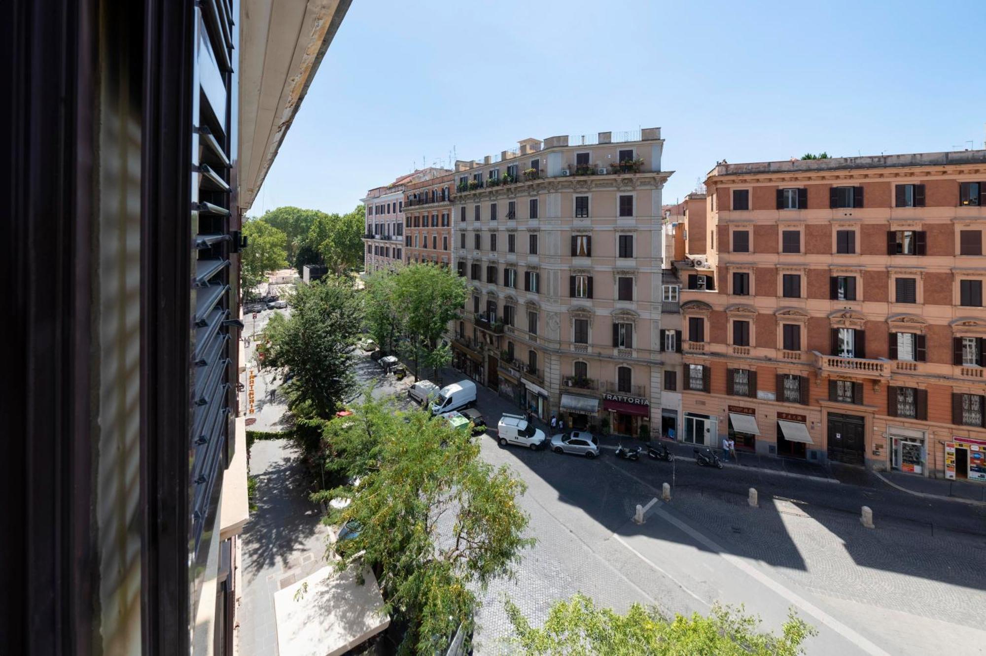 Celeste Vittorio Emanuele Bed & Breakfast Rome