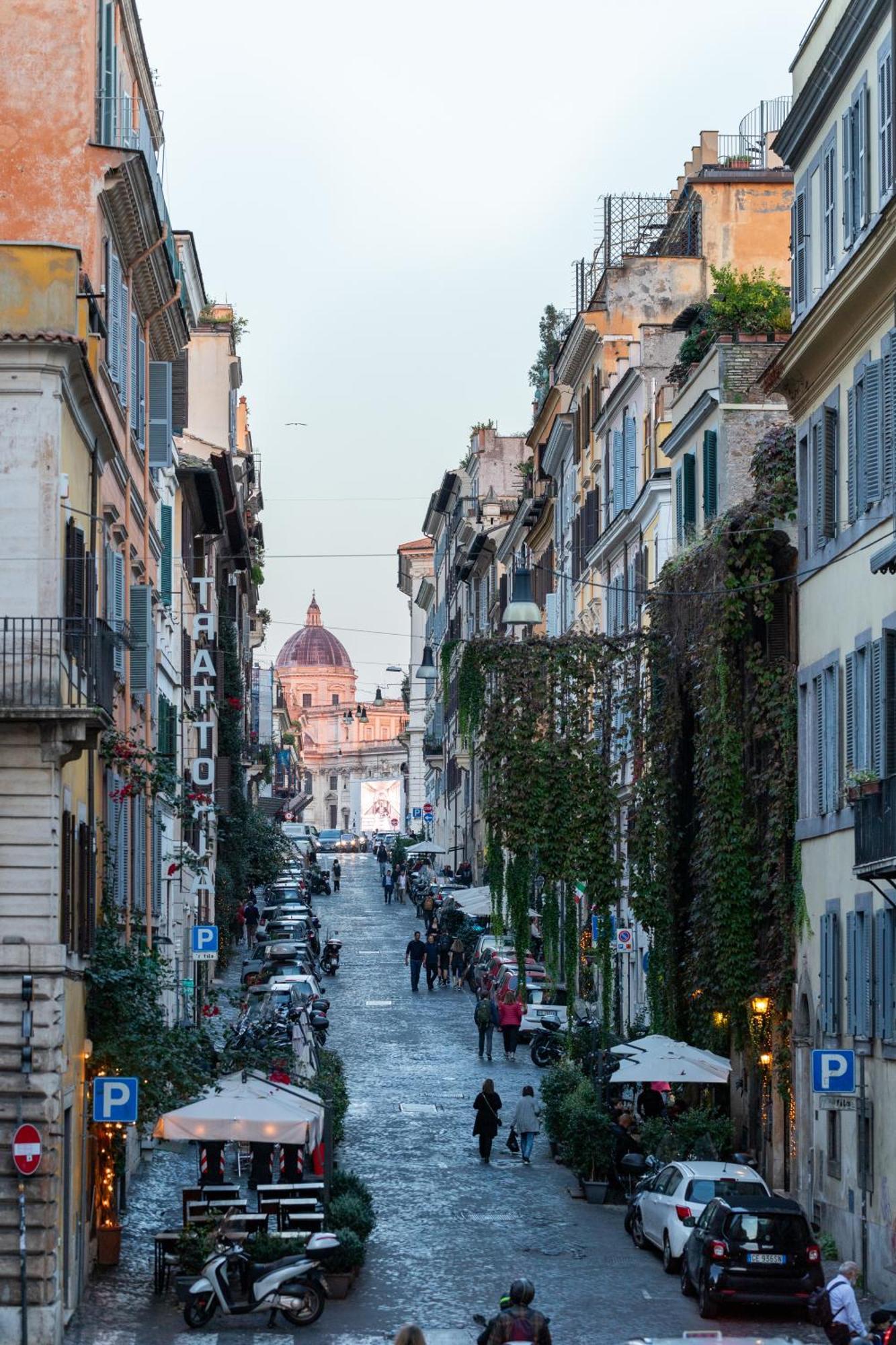 Le Piccole Lune Di Monti * Rome