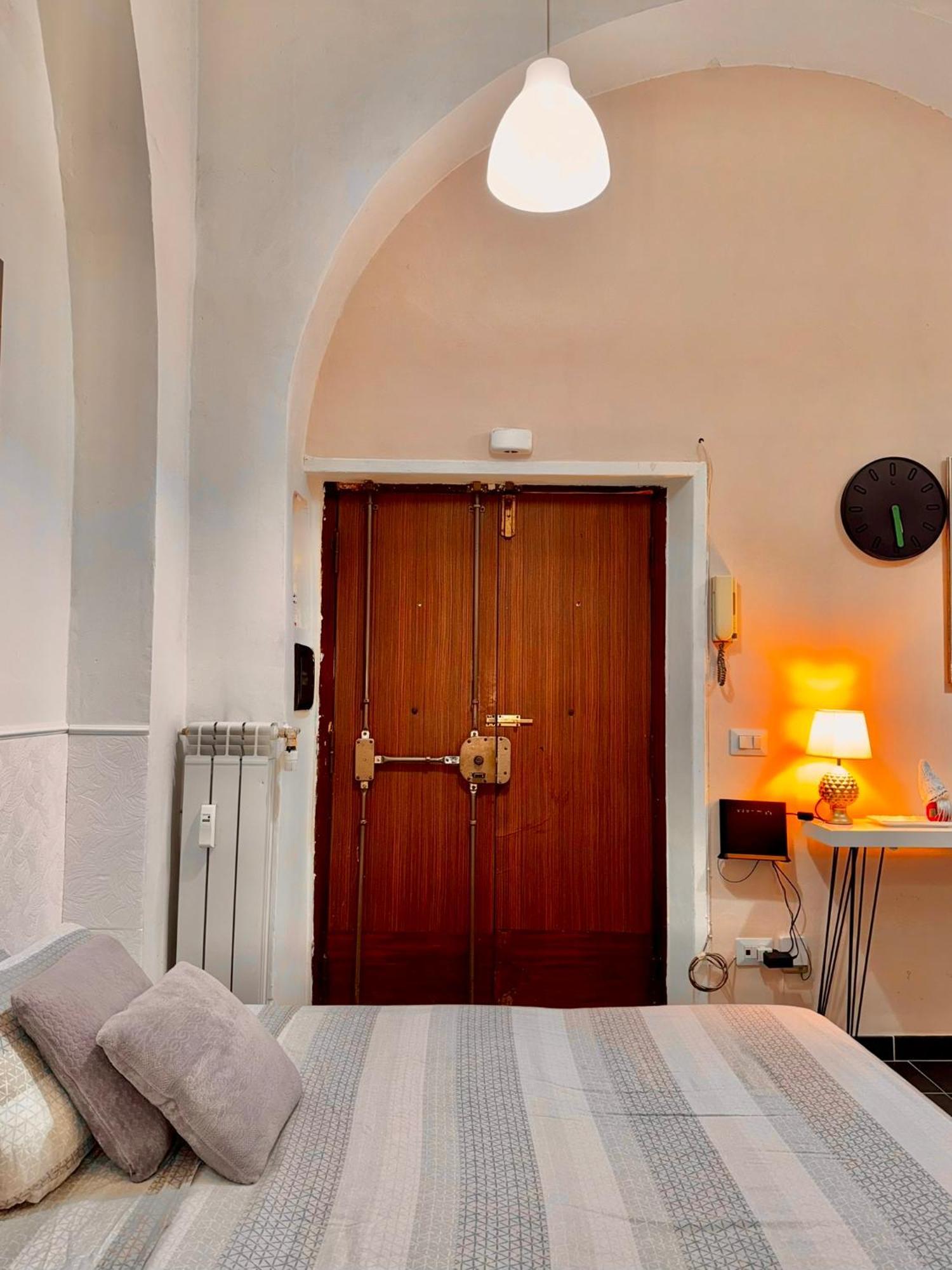 Amp Vatican House *