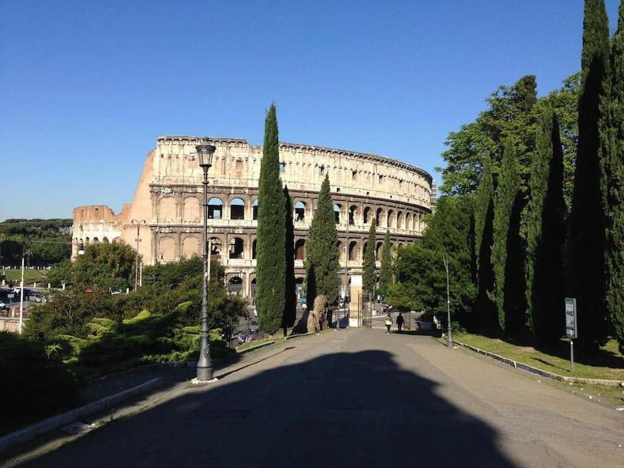 Moderno A Due Passi Dal Colosseo Rome