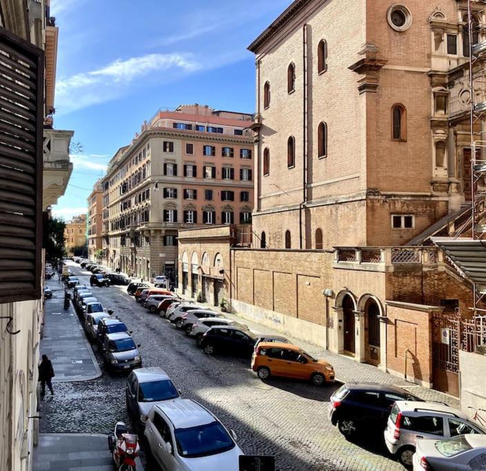 Moderno A Due Passi Dal Colosseo Apartment Rome
