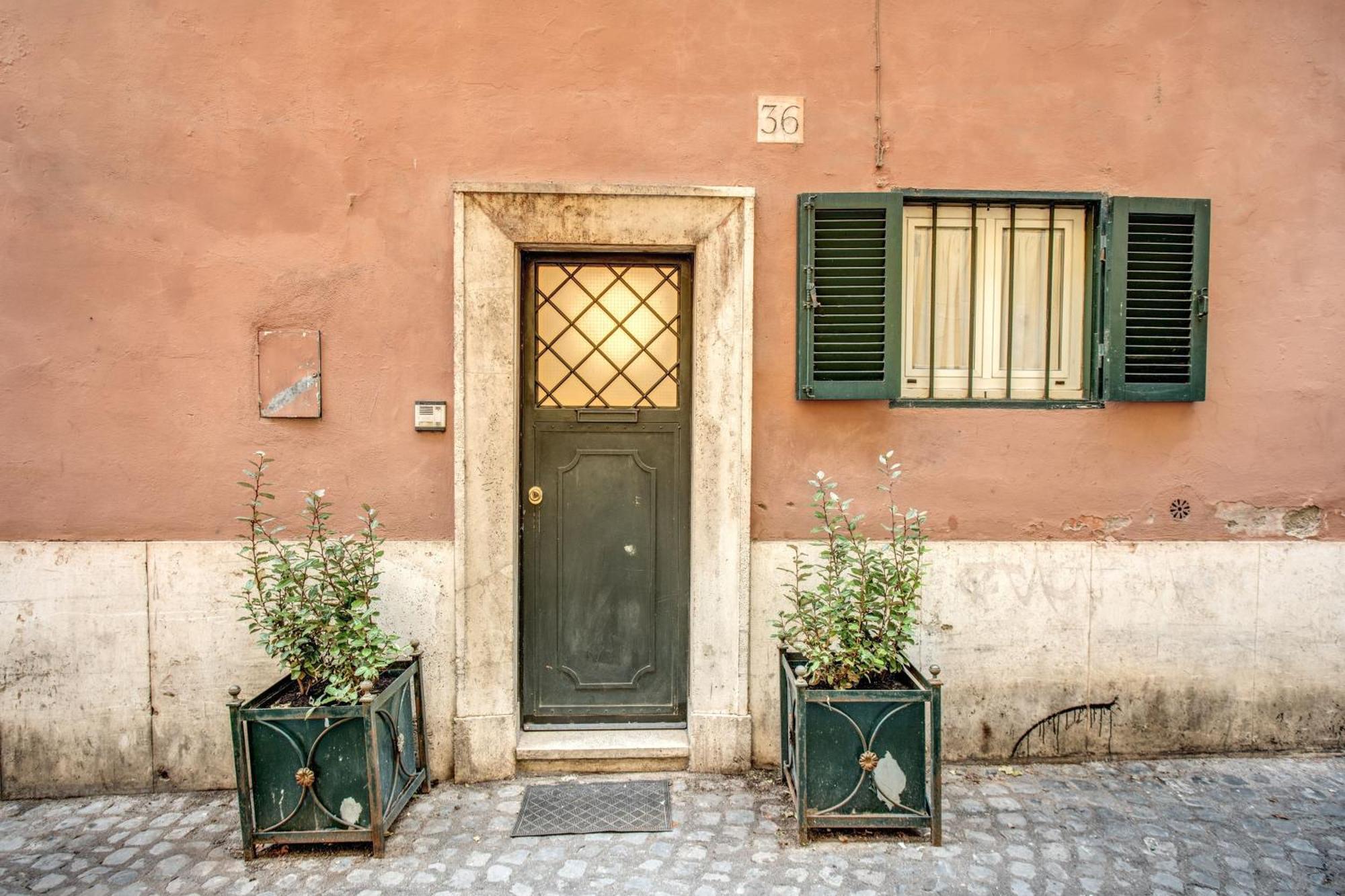 Charlotte Luxury Coronari Apartment Rome