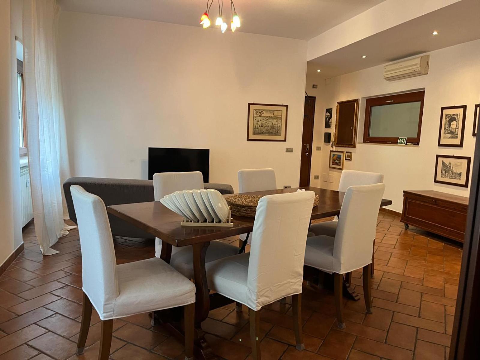 Apartment Interno2001 *