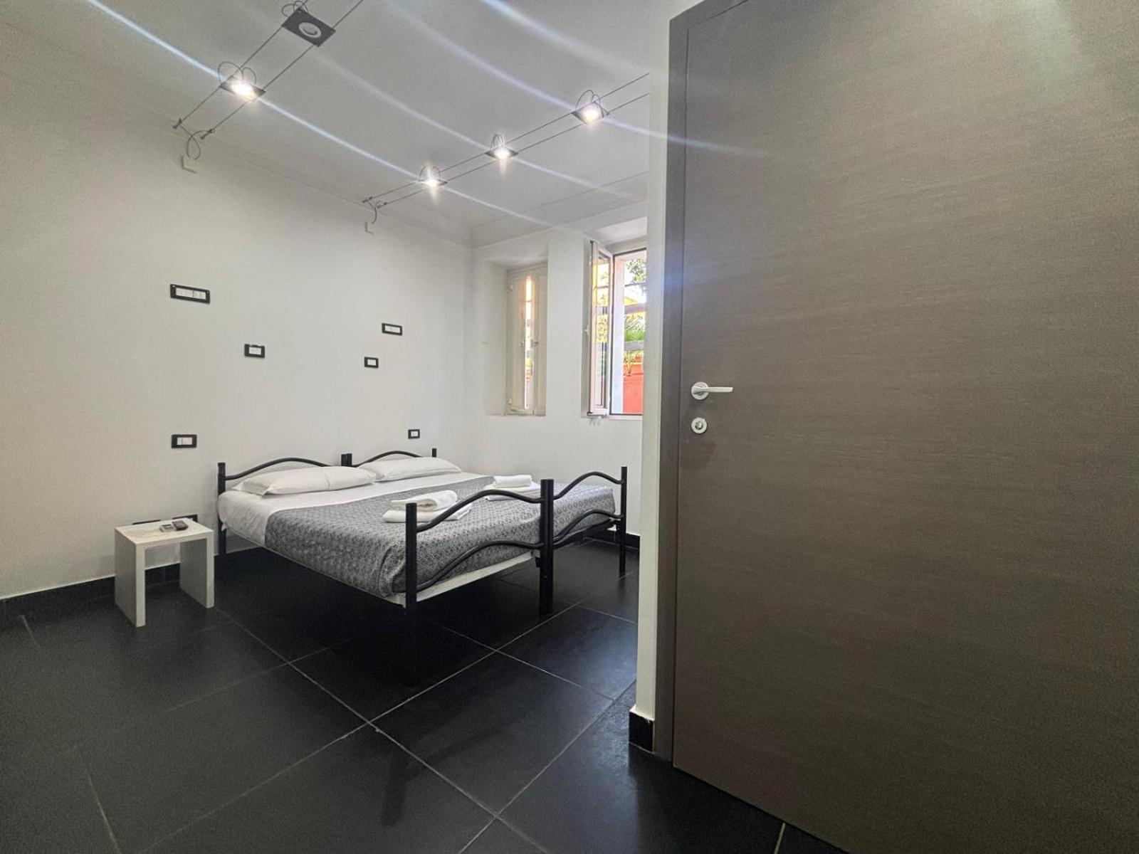 Palace Hostel *