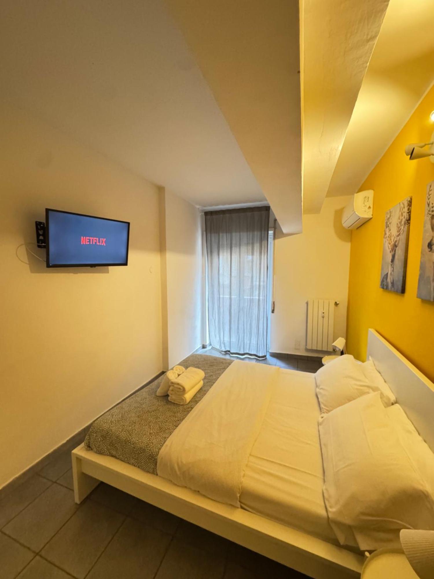 Alexandra Apartment *