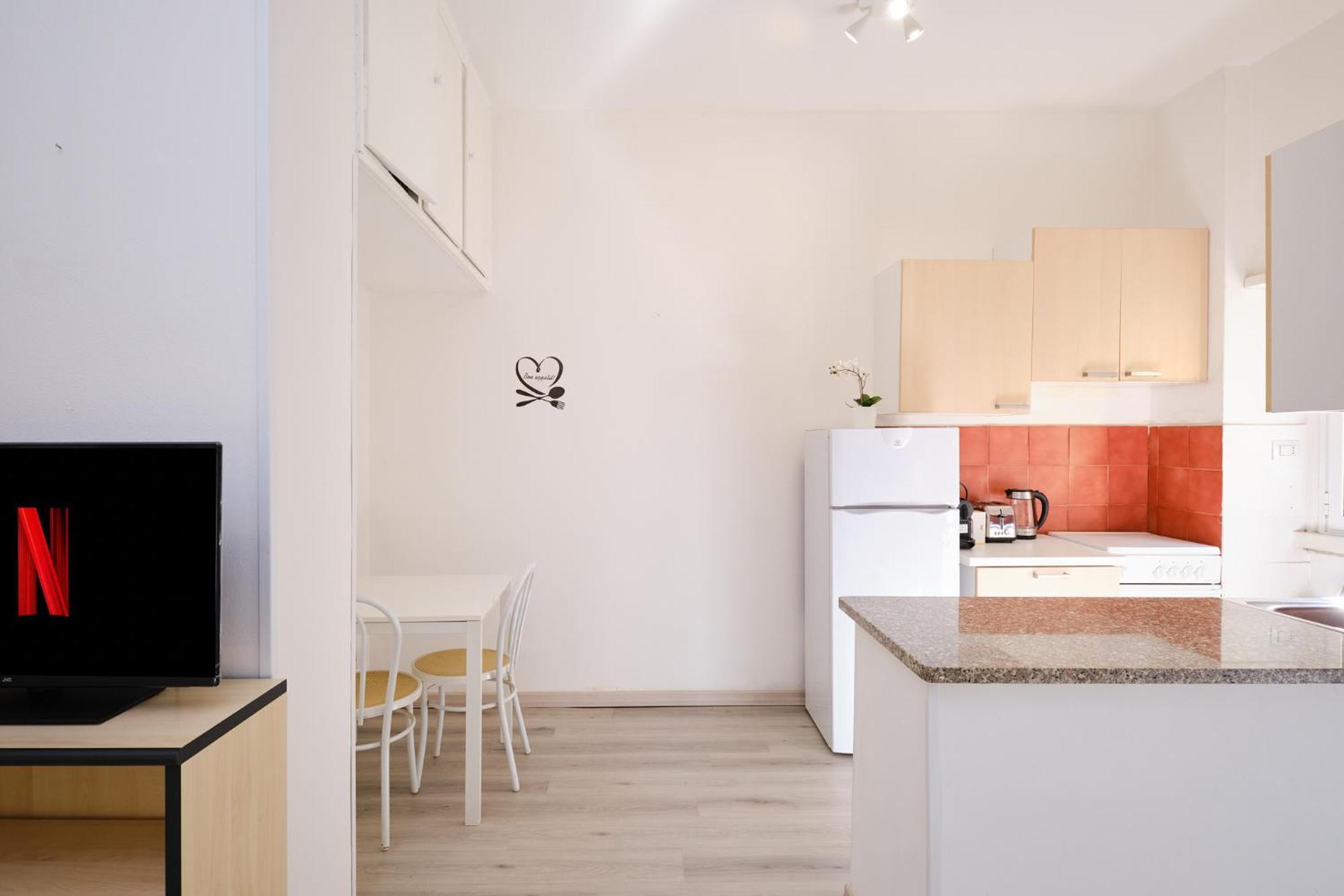 Apartment Tuscolana Blu - Grazioso Monolocale