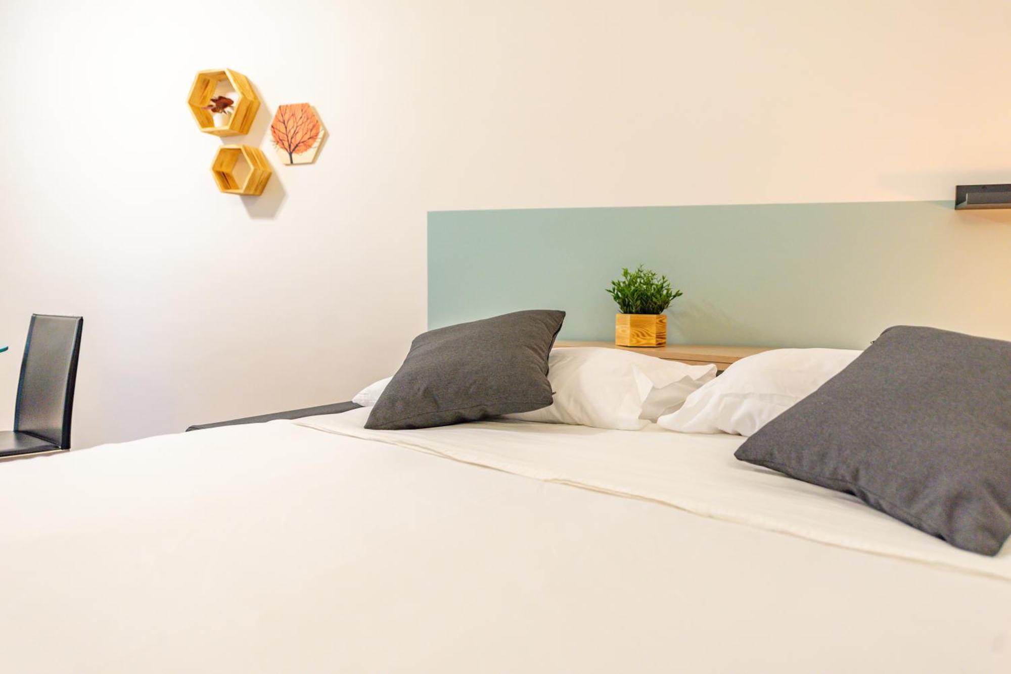 Gabi Spacious Design * Rome