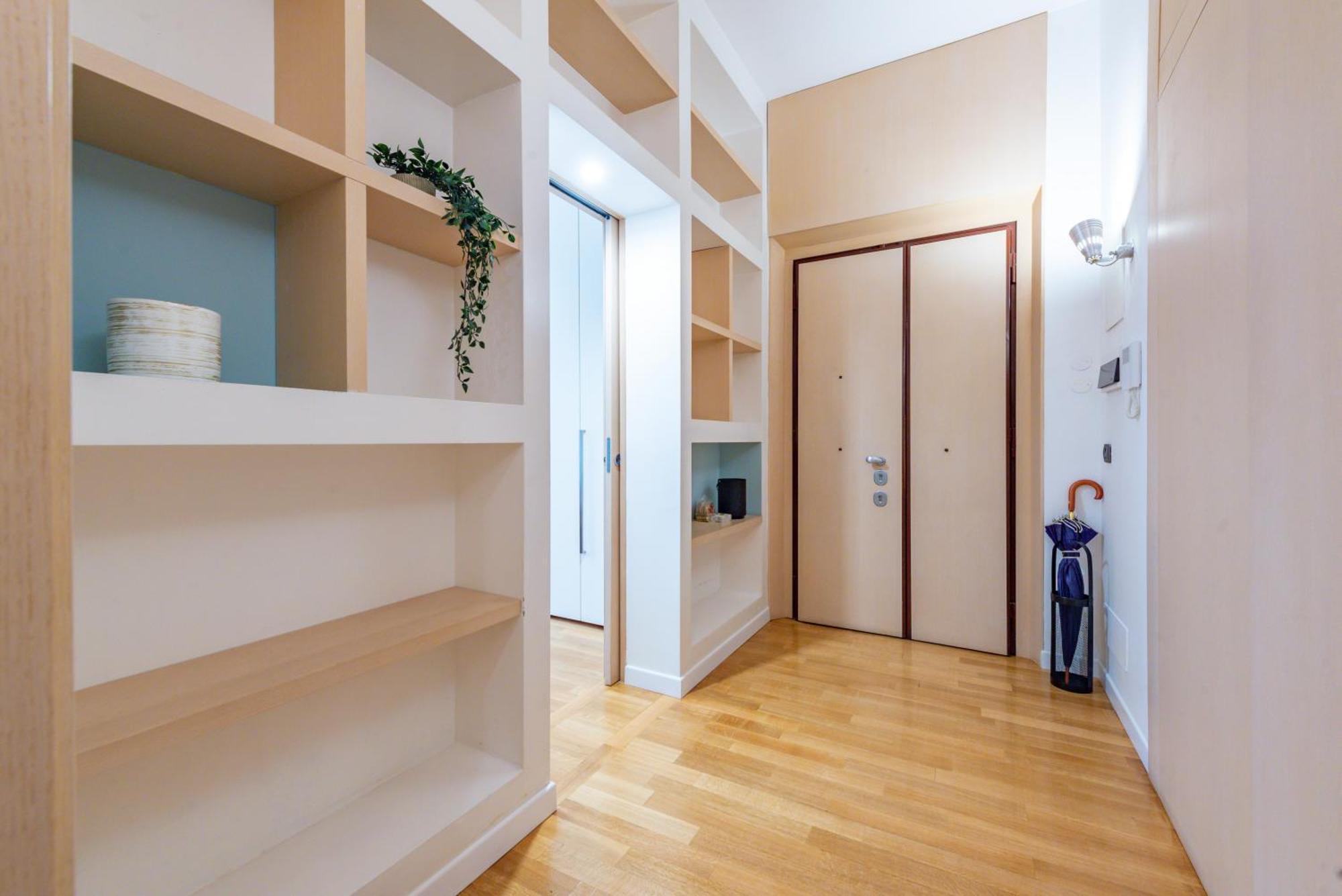 Gabi Spacious Design * Rome