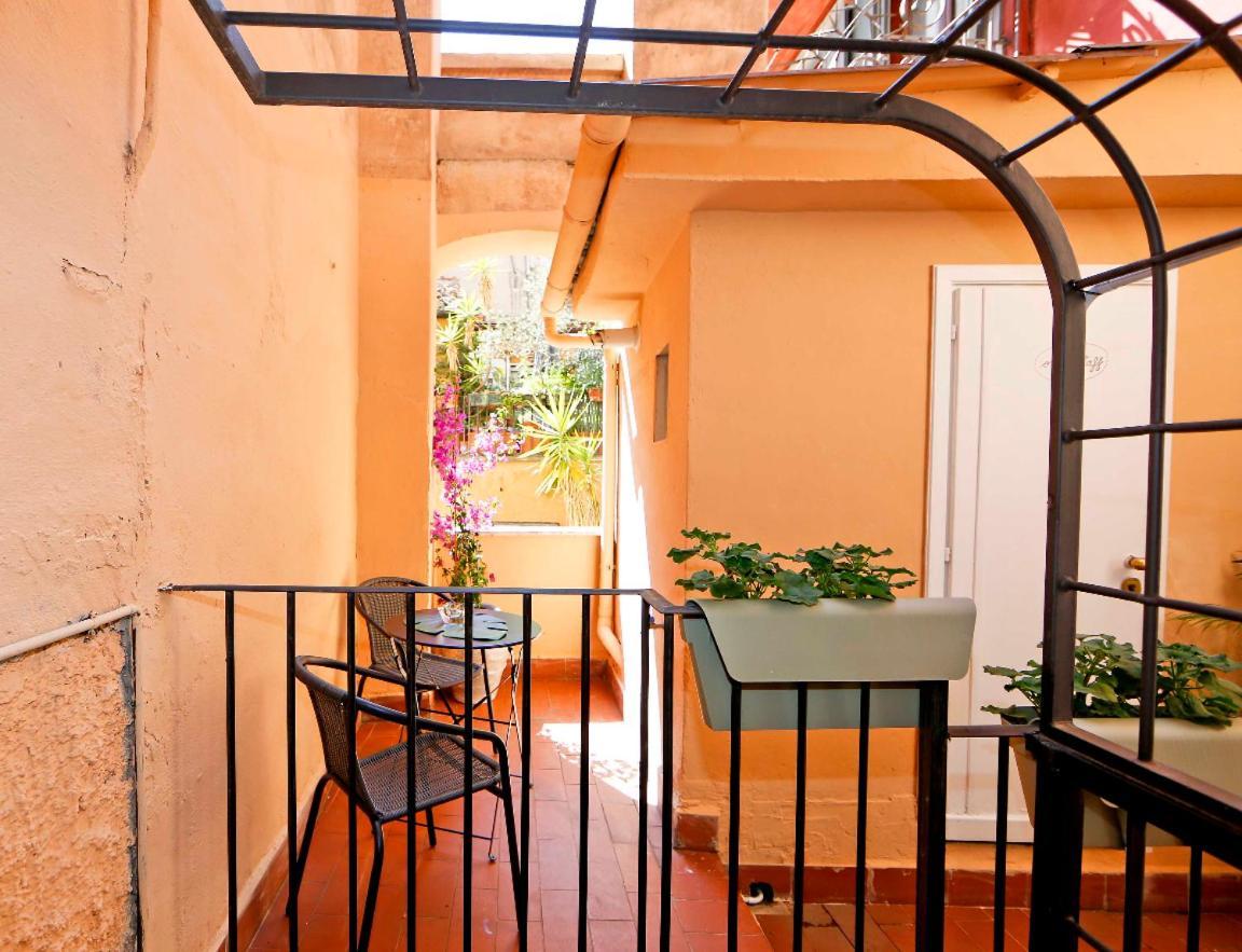 Monti With Charming Terrace