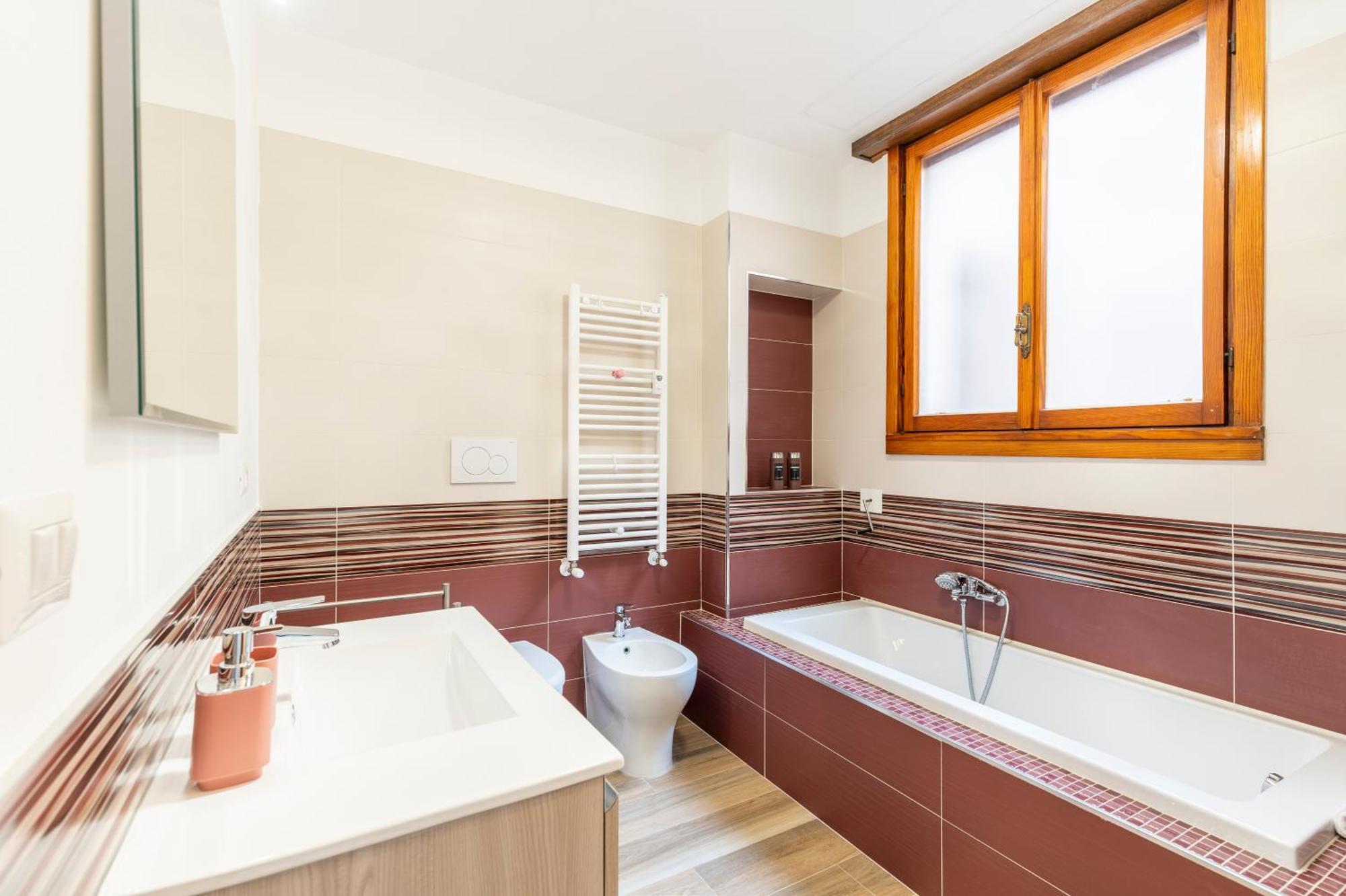Parco Degli Acquedotti 2bedroom *