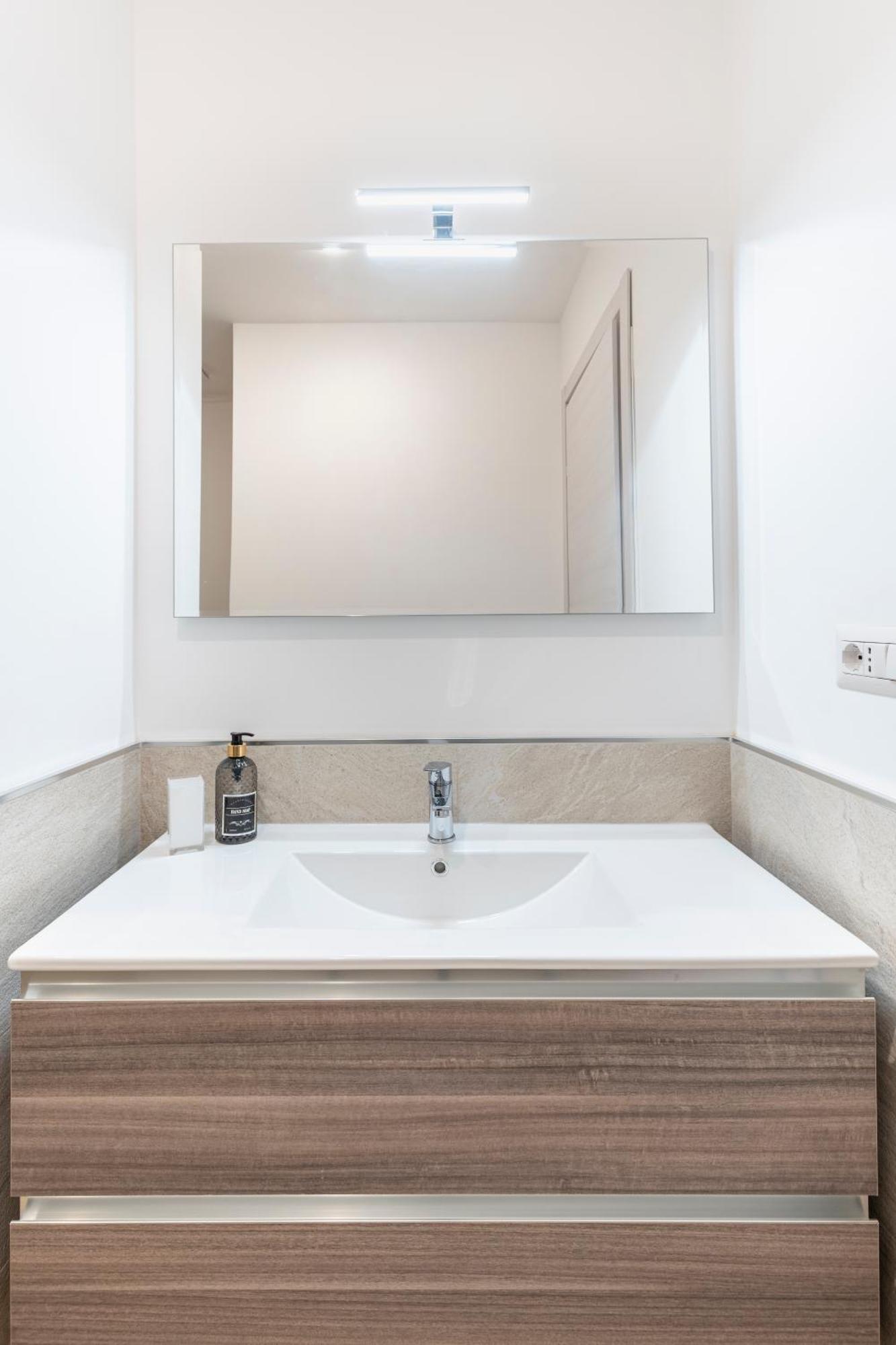 Parco Degli Acquedotti 2bedroom Apartment *