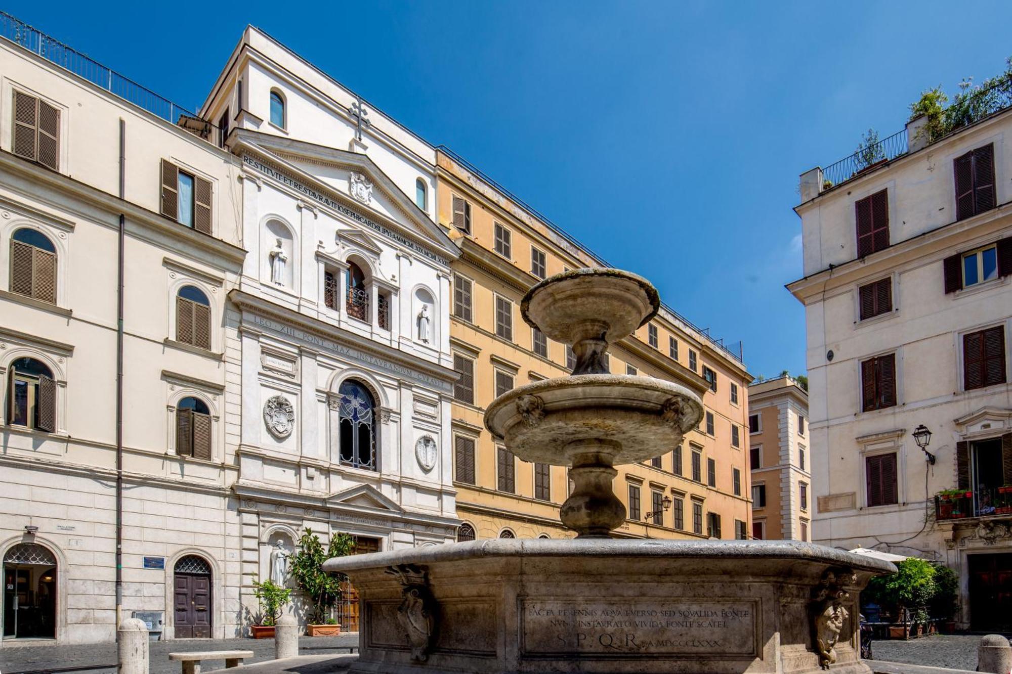 Apartment Empire Loft In The Shadow Of Colosseum