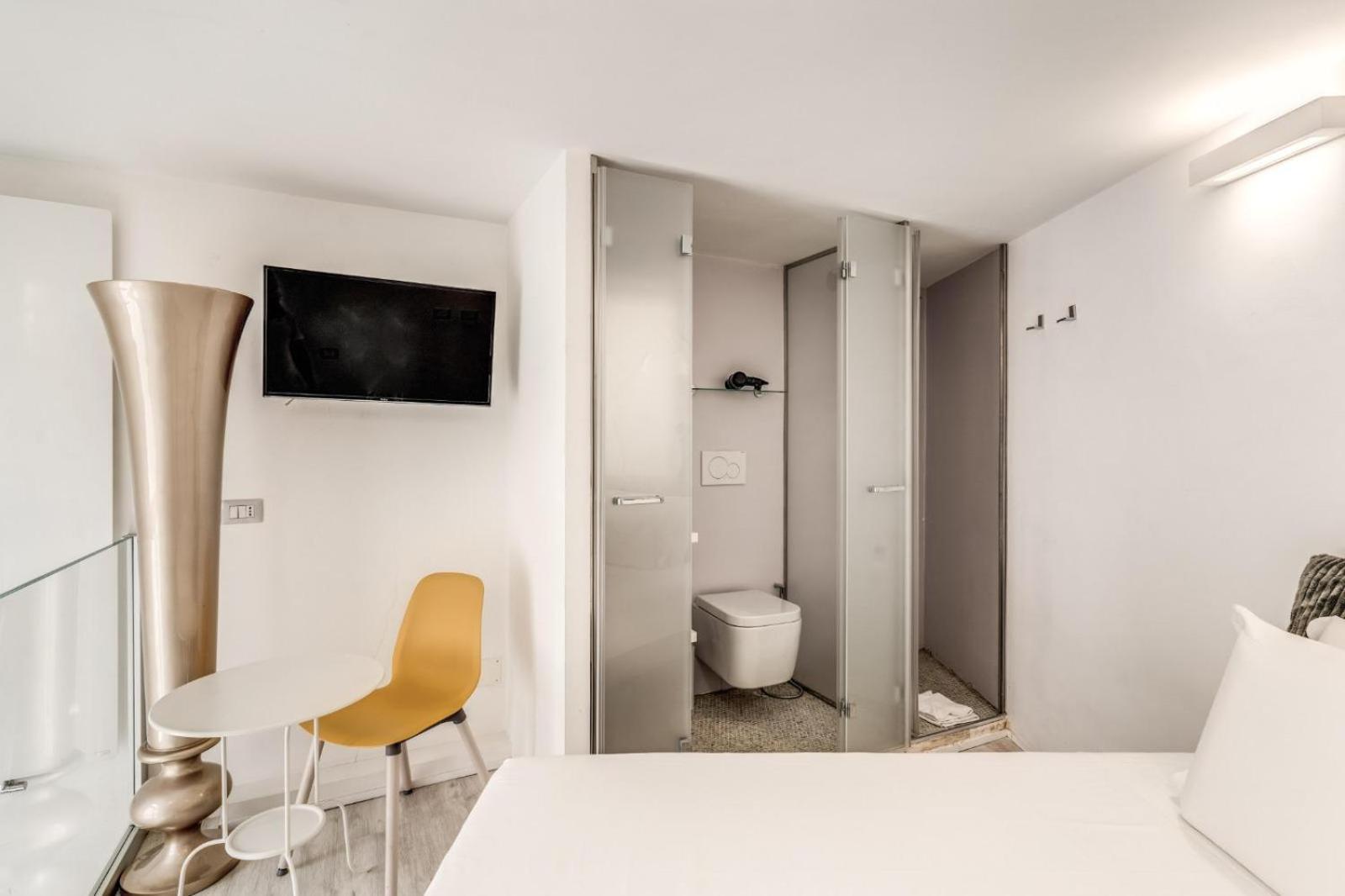Elegant Flat In The Historic Near Colosseum! * Rome