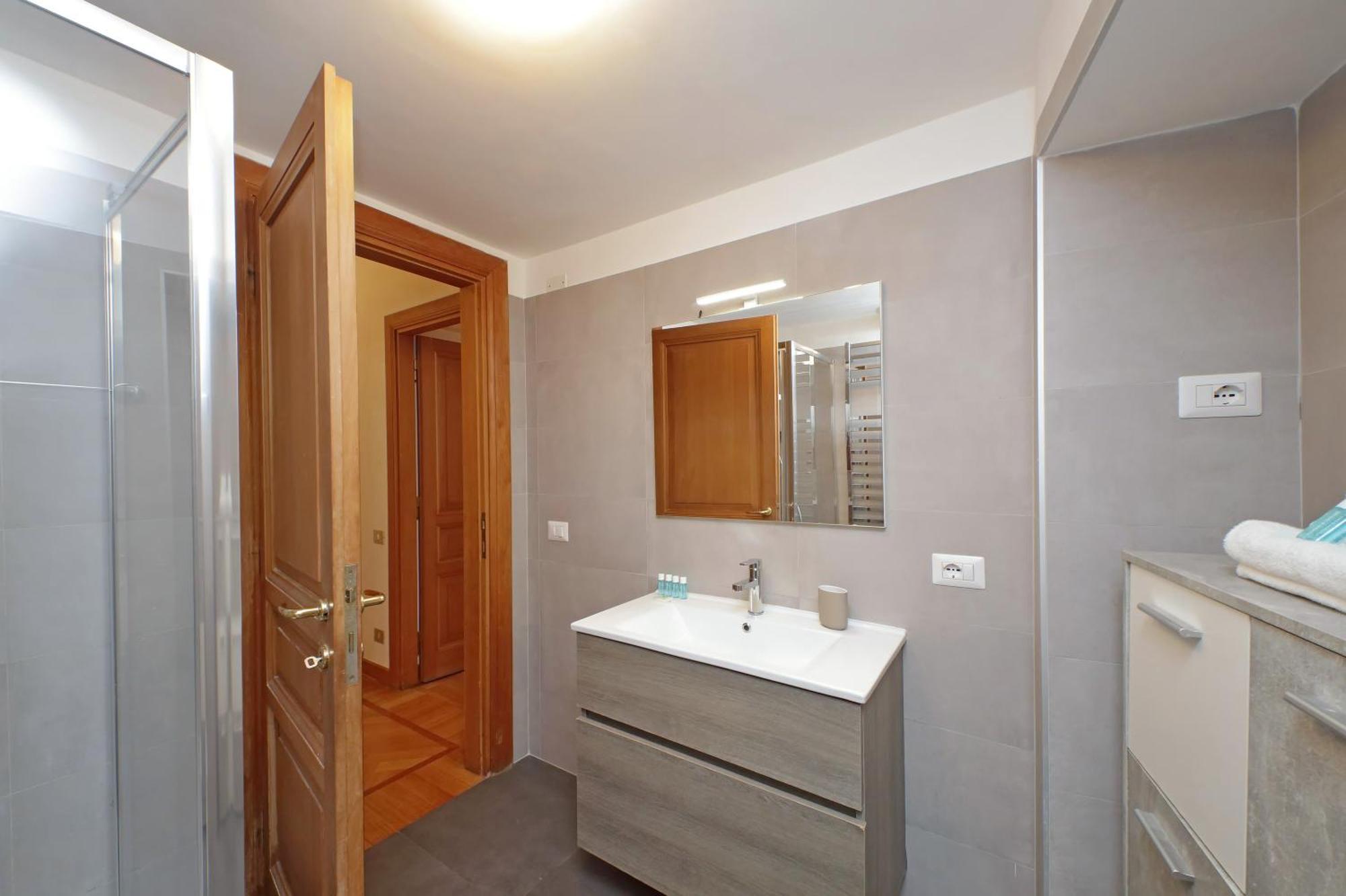 Apartment Luxury In The Ghetto's Heart *