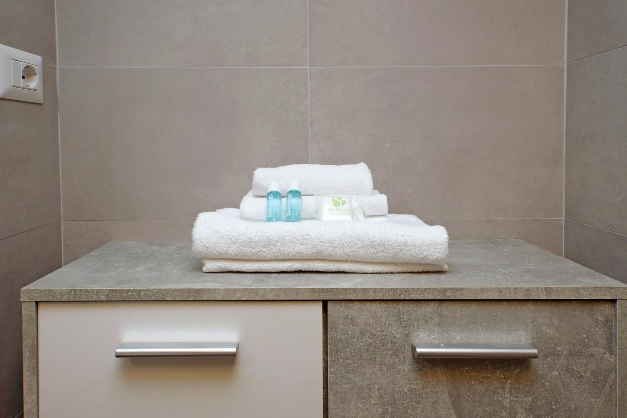 Luxury In The Ghetto's Heart Apartment